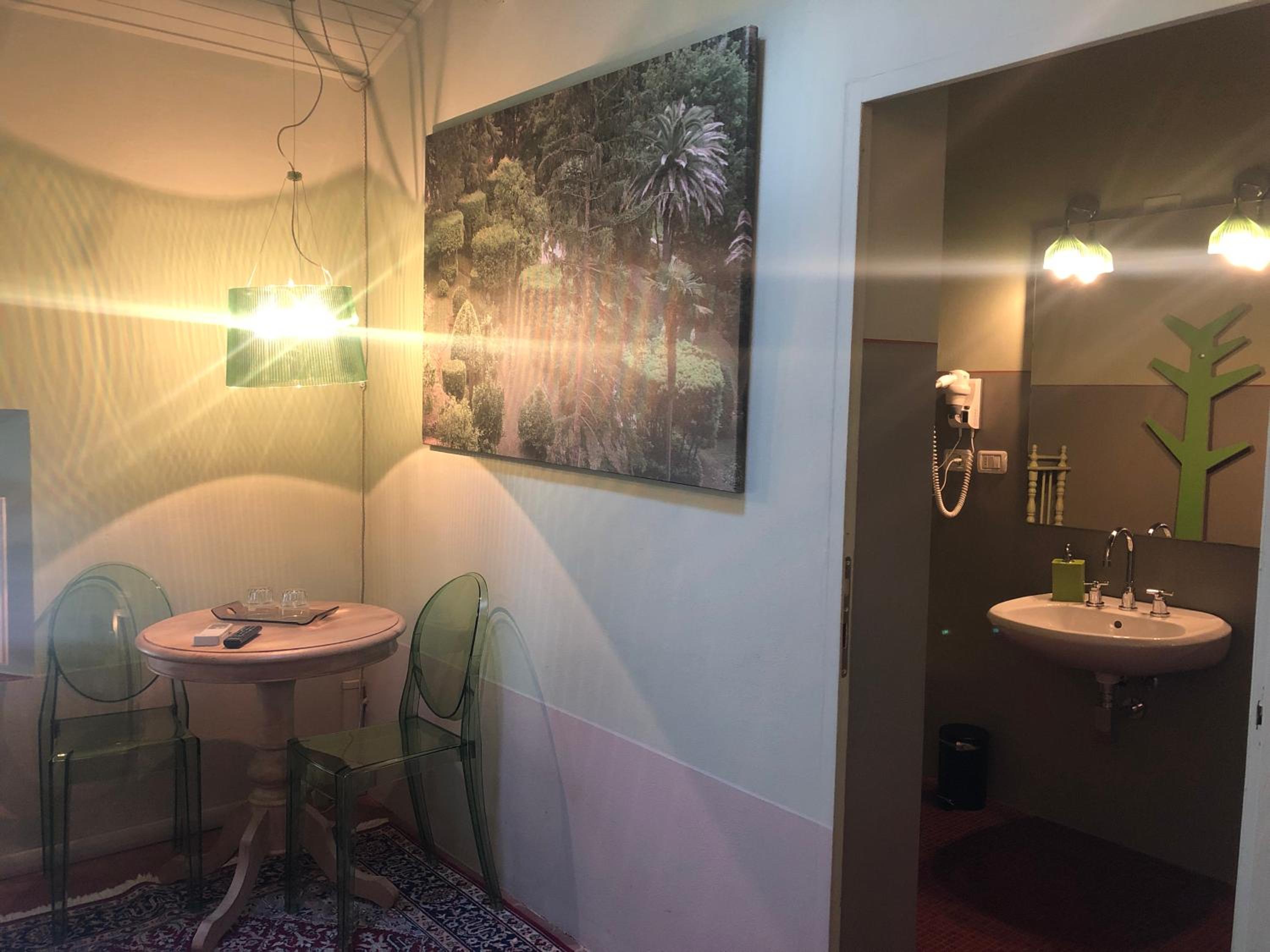 Double Room - Photo 2