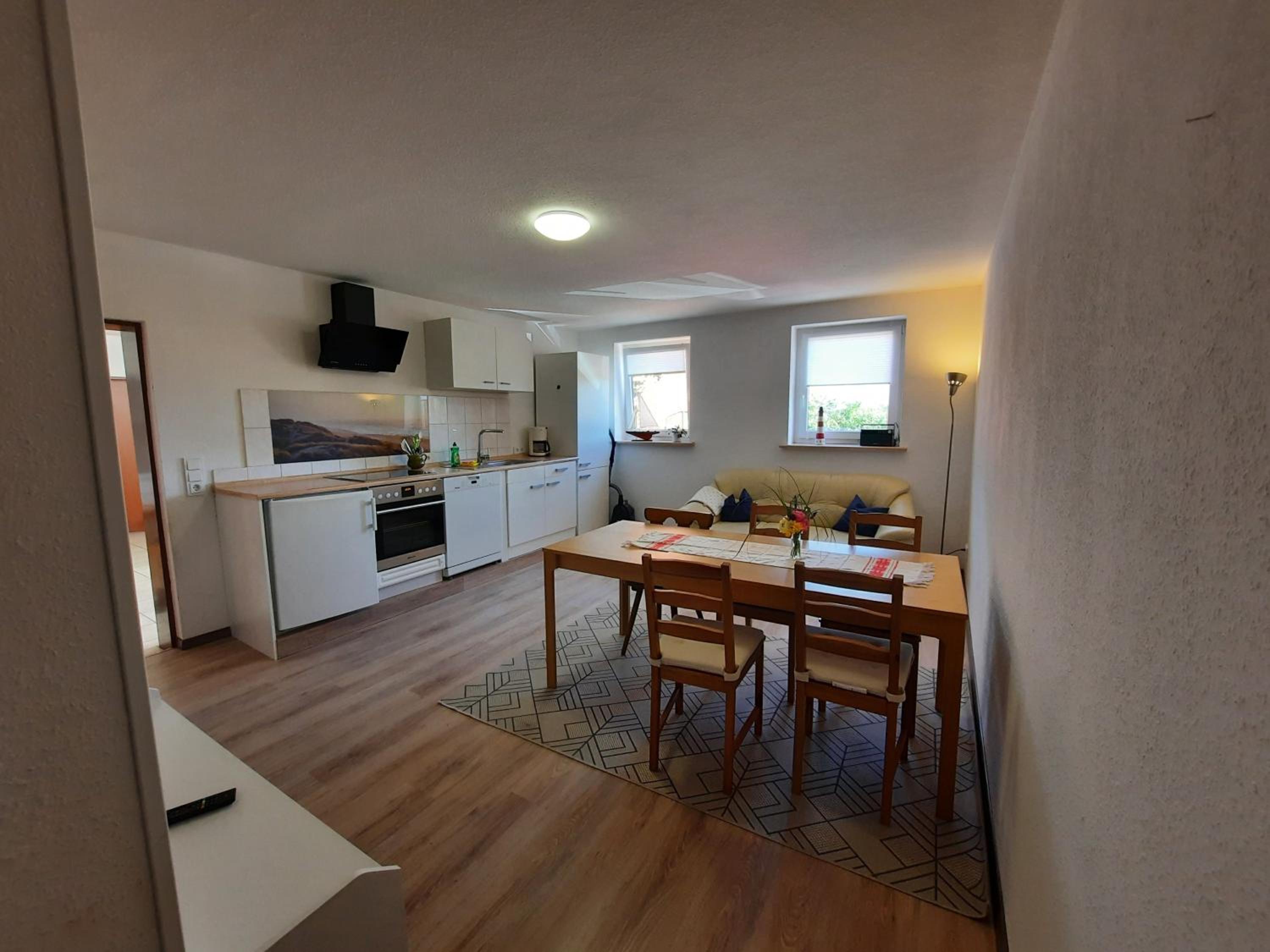 Two-Bedroom Apartment with Shower  photo 2