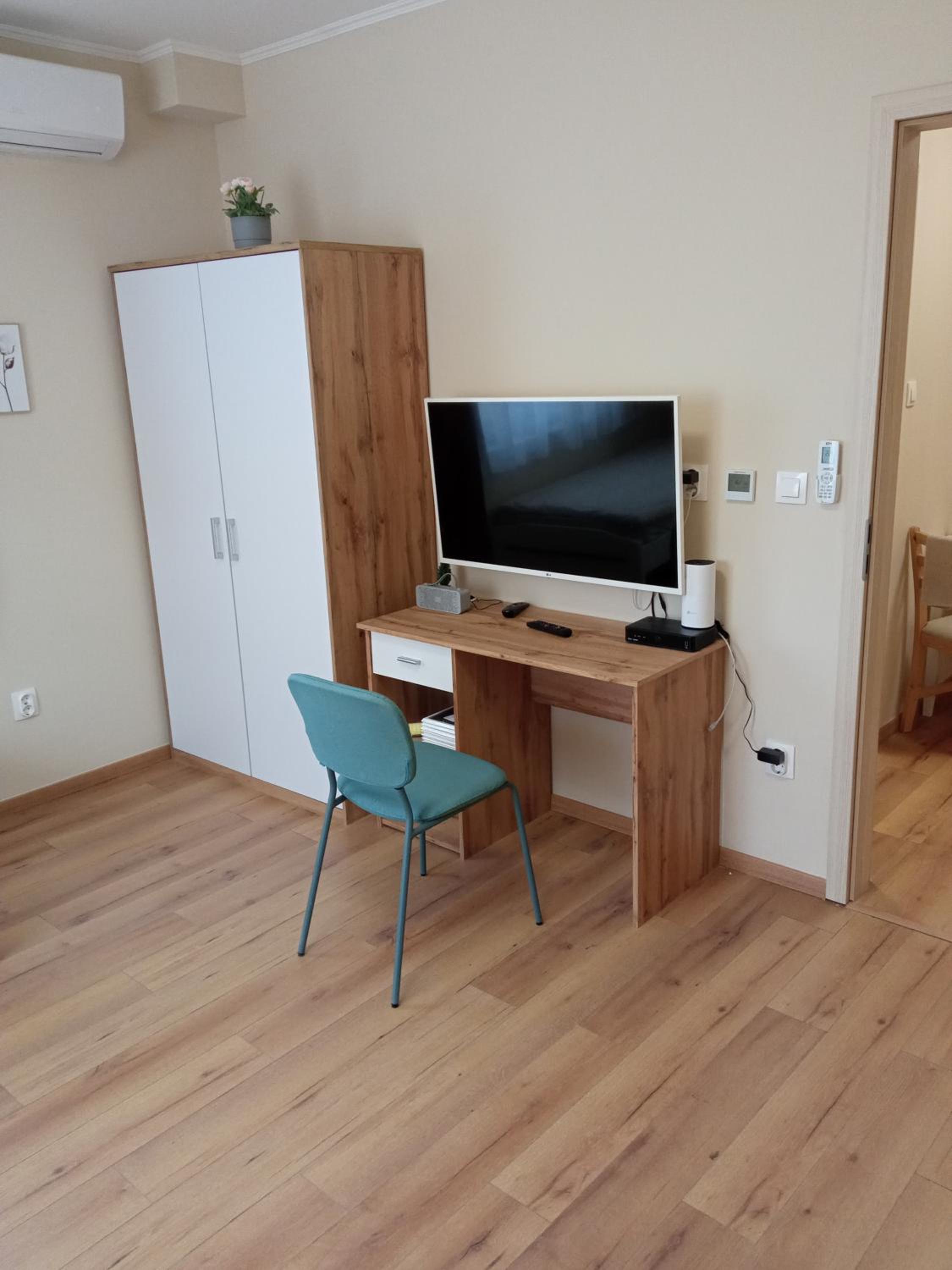 Apartment photo 1