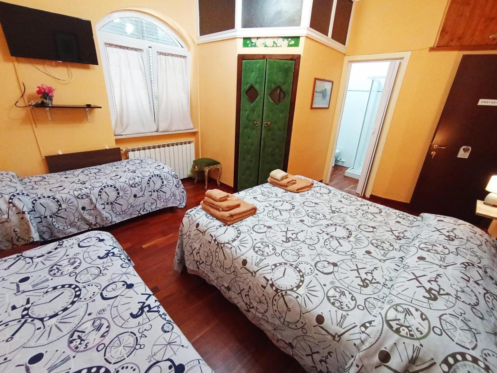 Quadruple Room - Photo 1