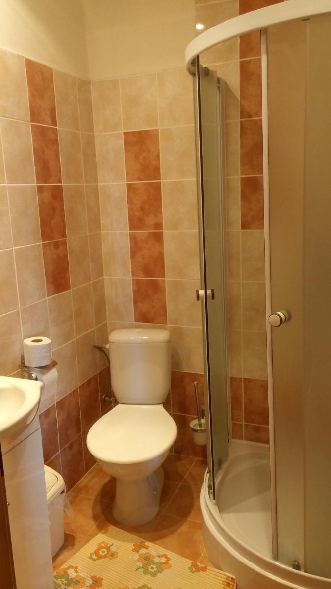 Family Room with Bathroom photo 1