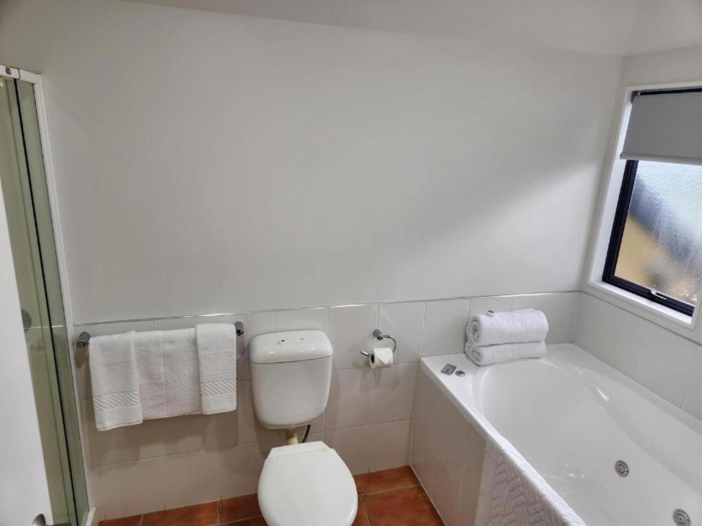 Deluxe King Studio - Photo 10