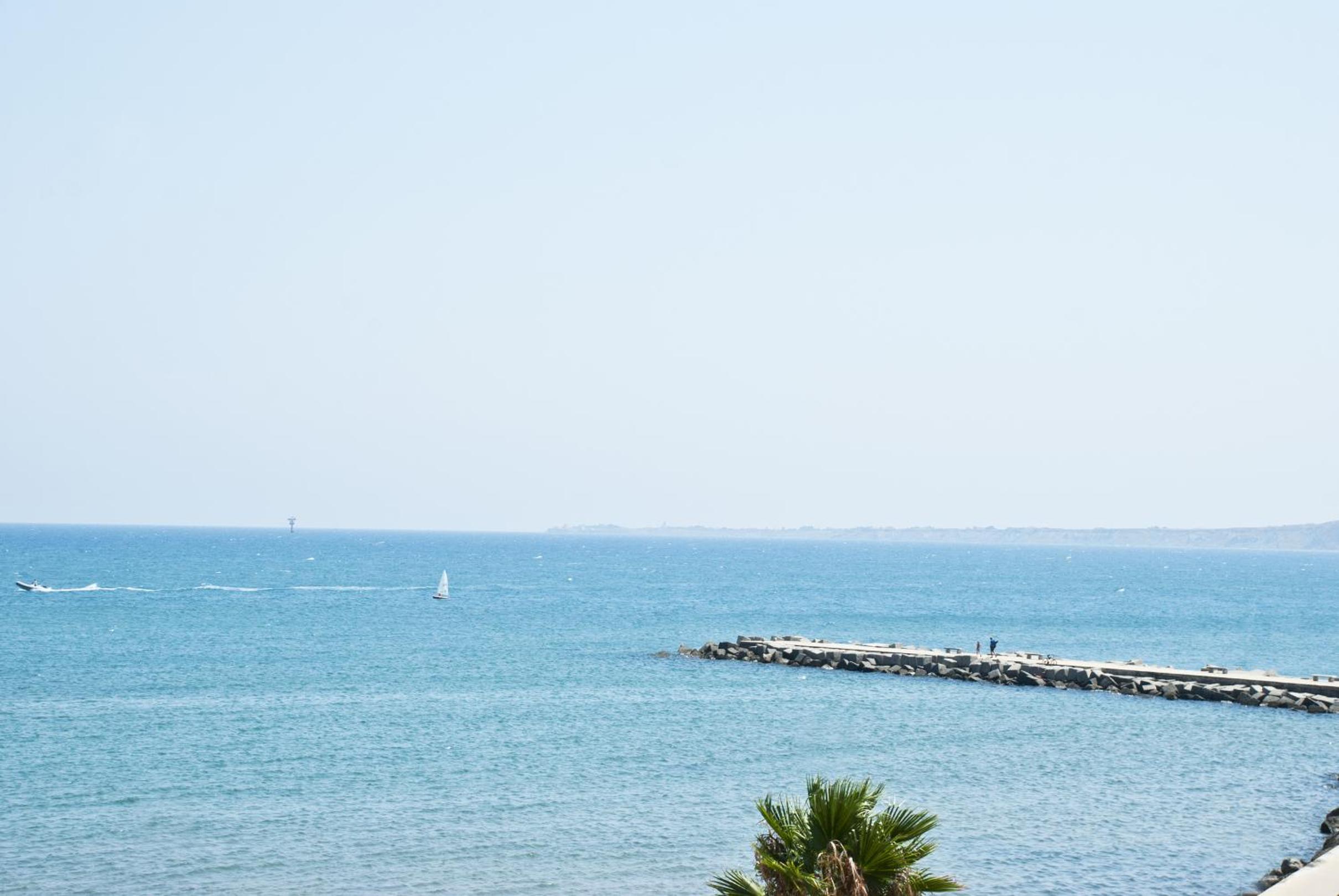 Deluxe Double or Twin Room with Sea View photo 2