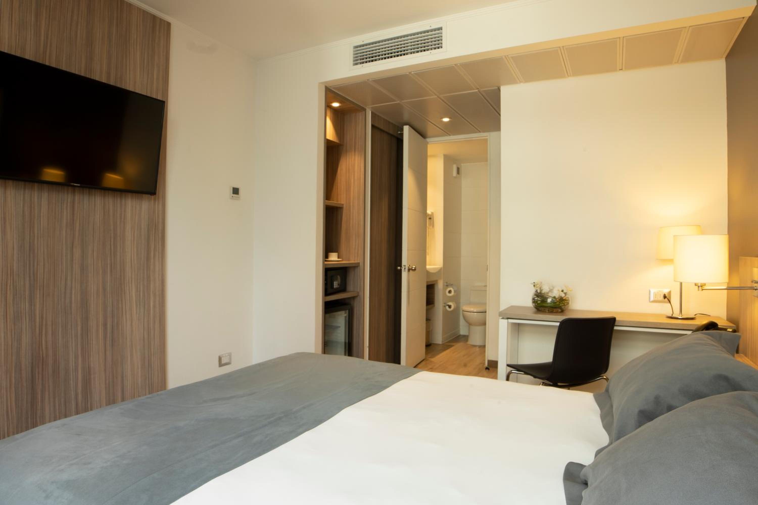Small Single Room photo 3