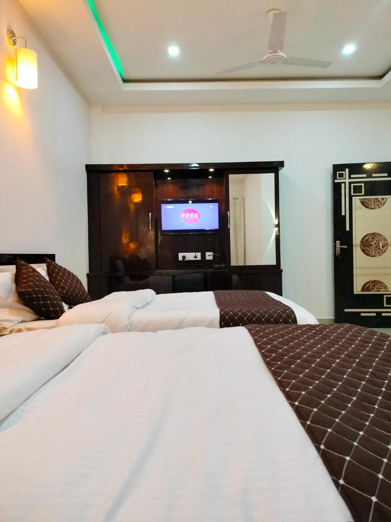 Deluxe Double or Twin Room - Photo 7
