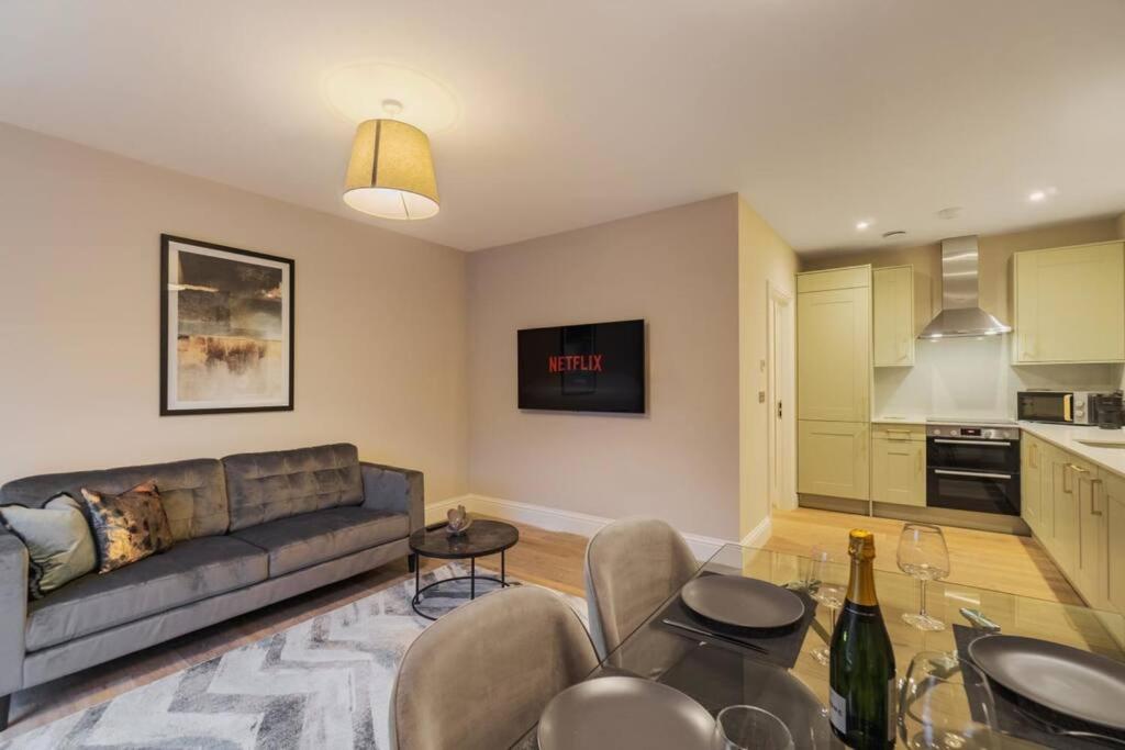 Two-Bedroom Apartment photo 2
