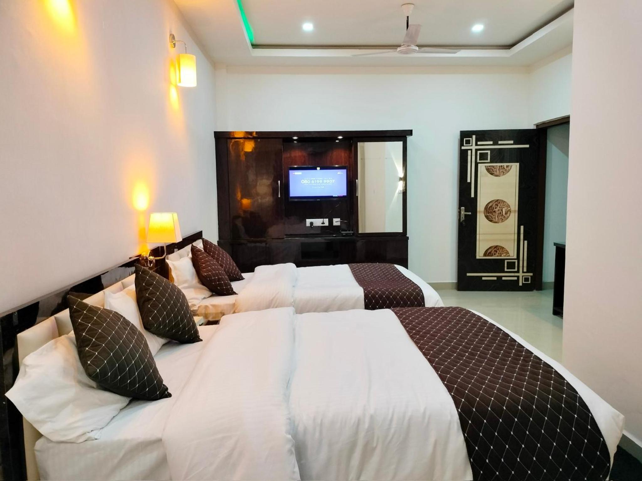 Deluxe Double or Twin Room - Photo 9