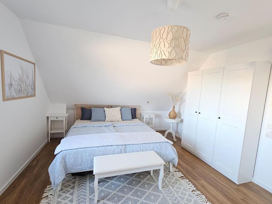 Three-Bedroom House photo 2