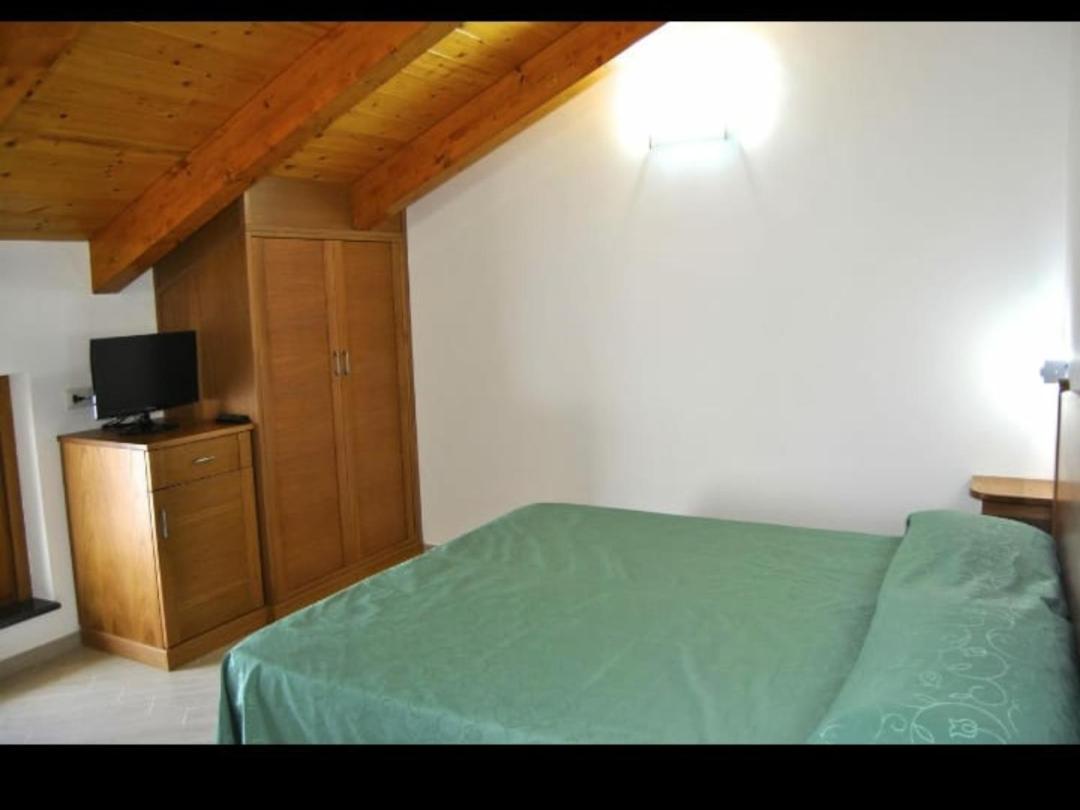 Double or Twin Room with Sea View