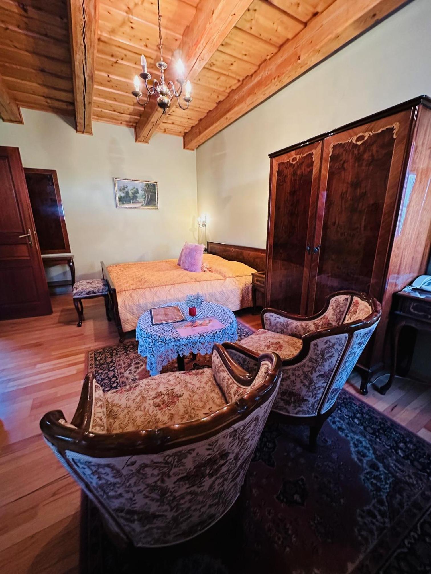 Double Room with Private Bathroom photo 2