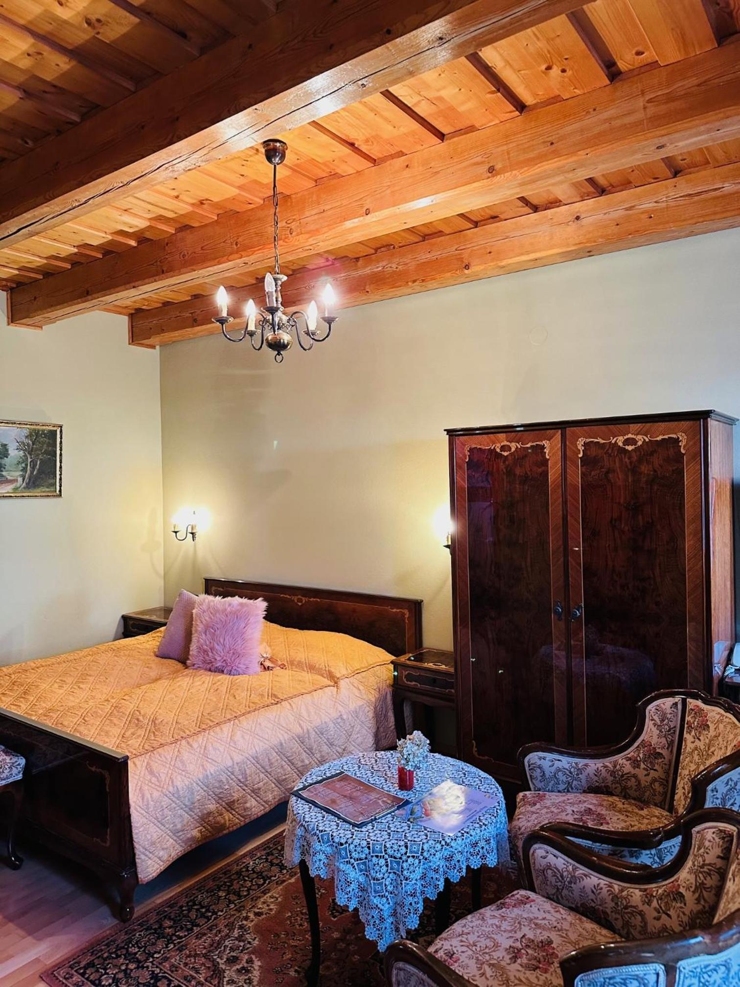 Double Room with Private Bathroom photo 3