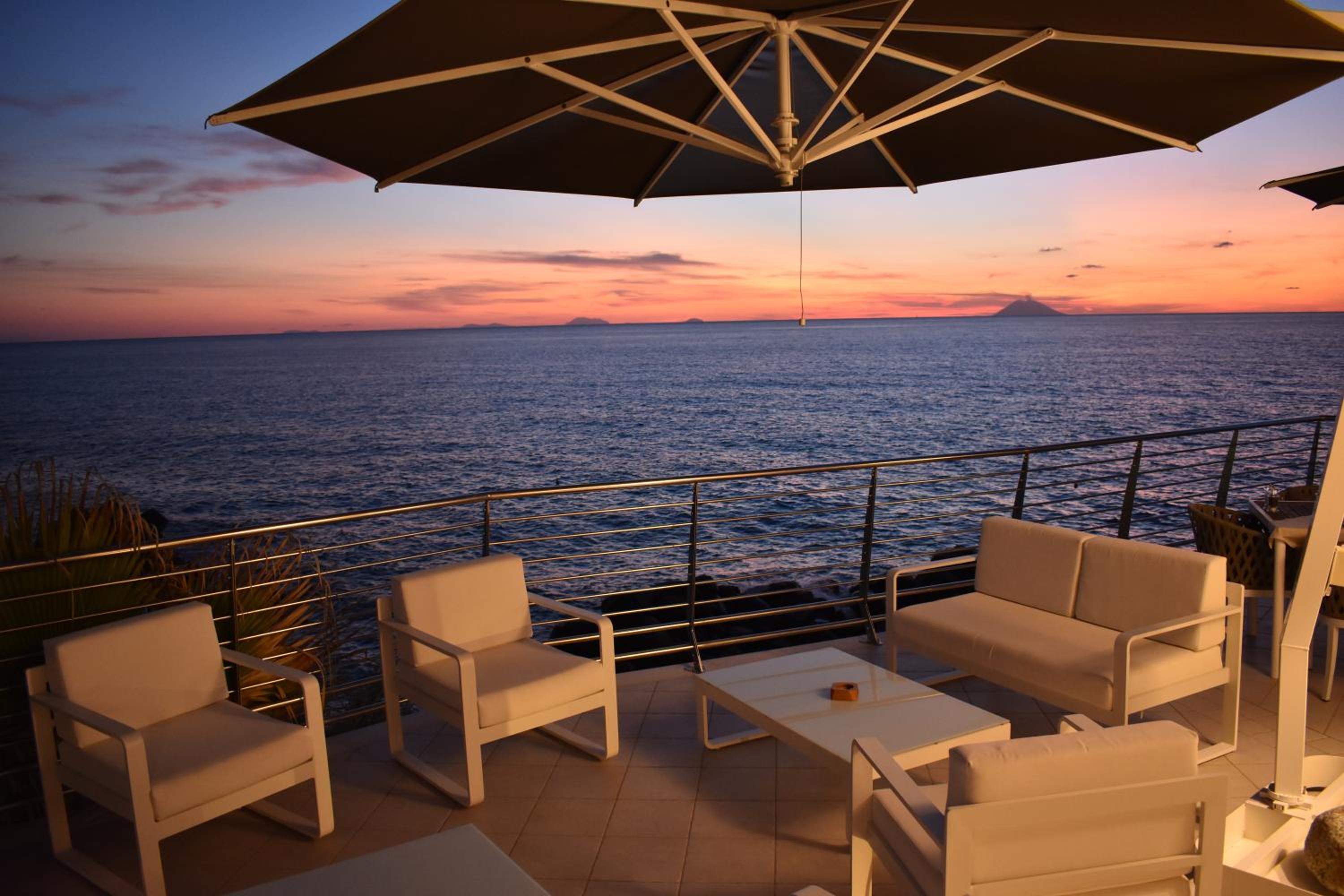 Junior Suite with Sea View - Photo 4