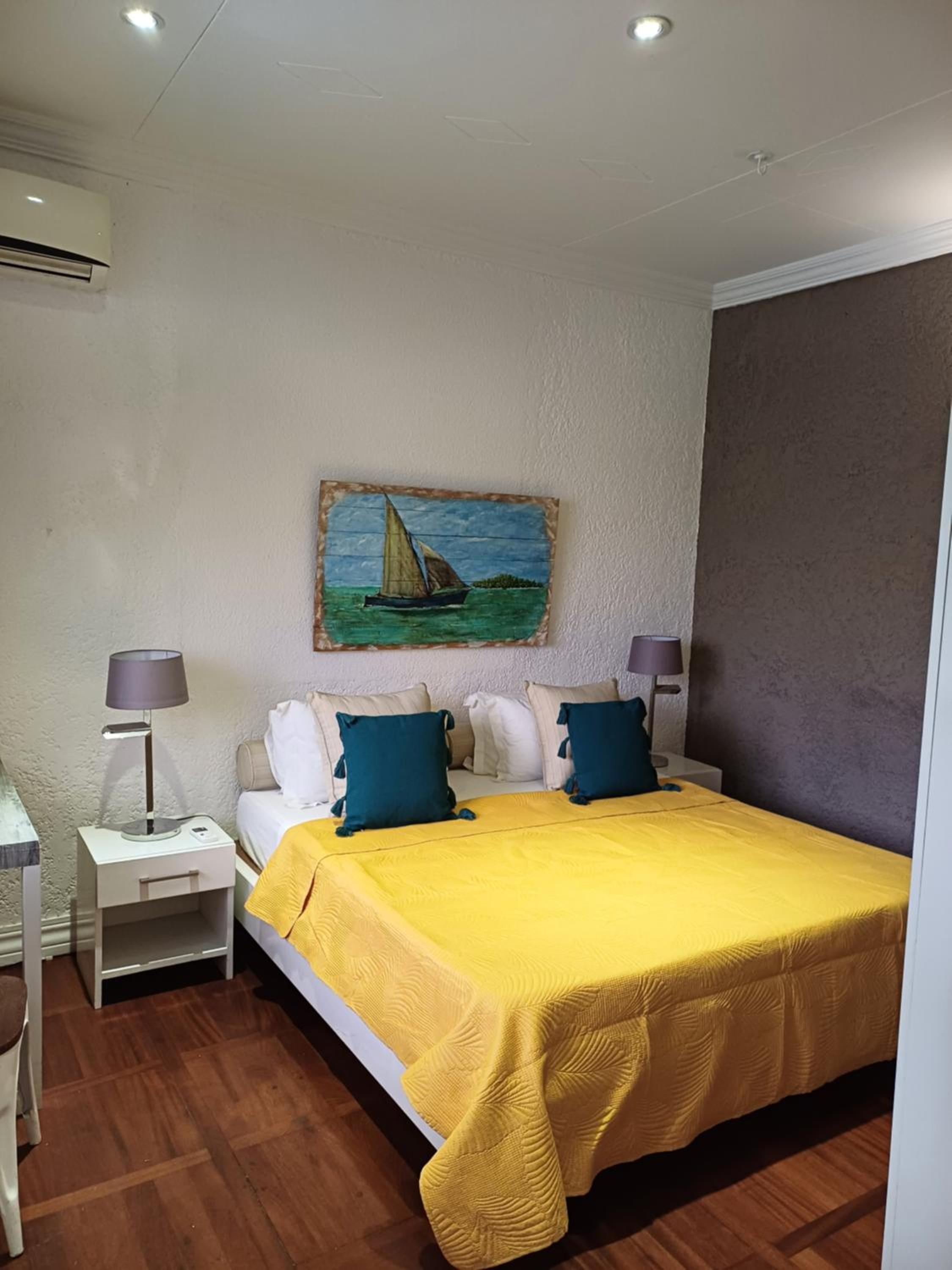 Deluxe Double Room with Shower photo 3