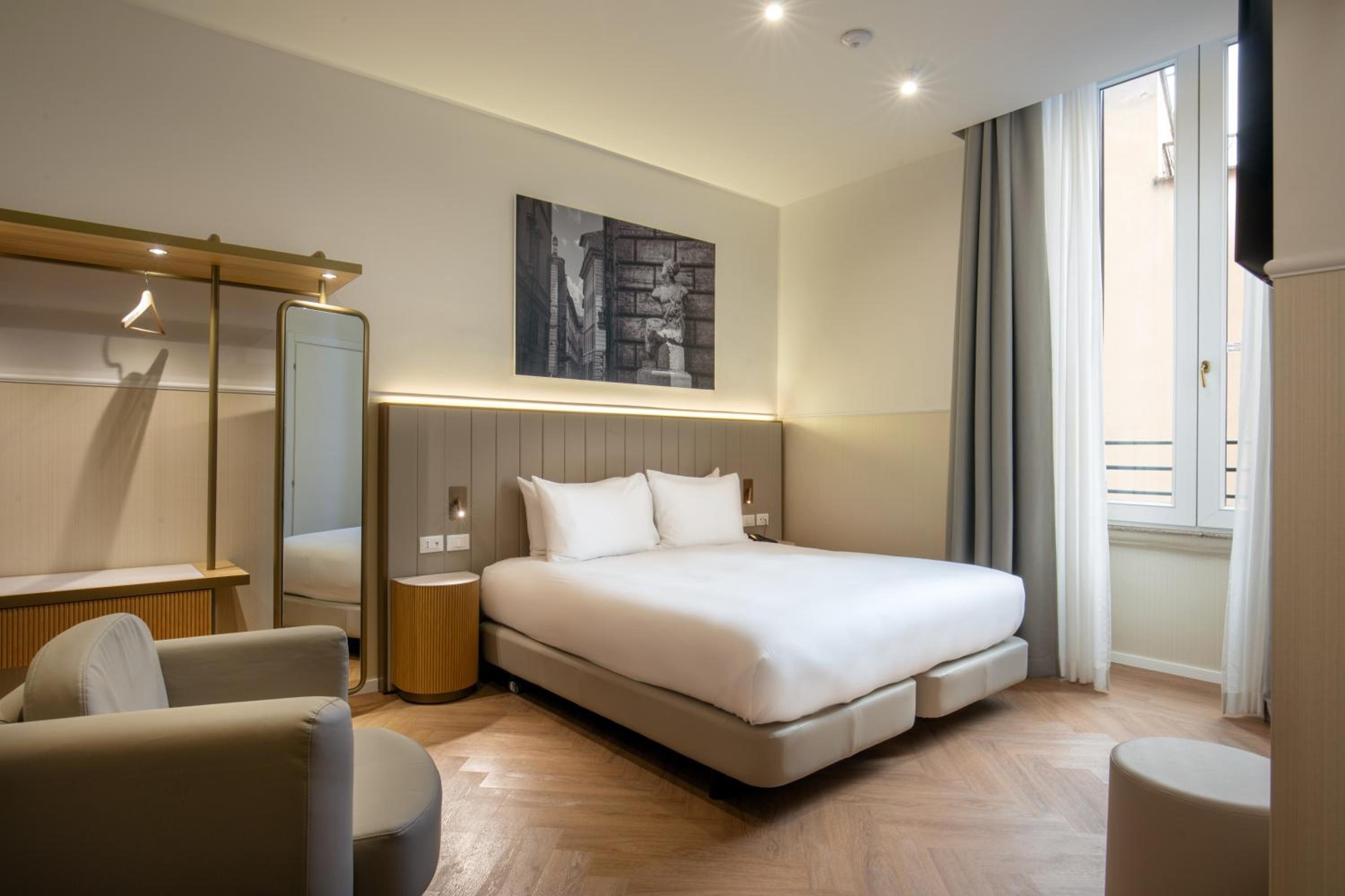 Superior King Room with Chair Bed - Disability Access
