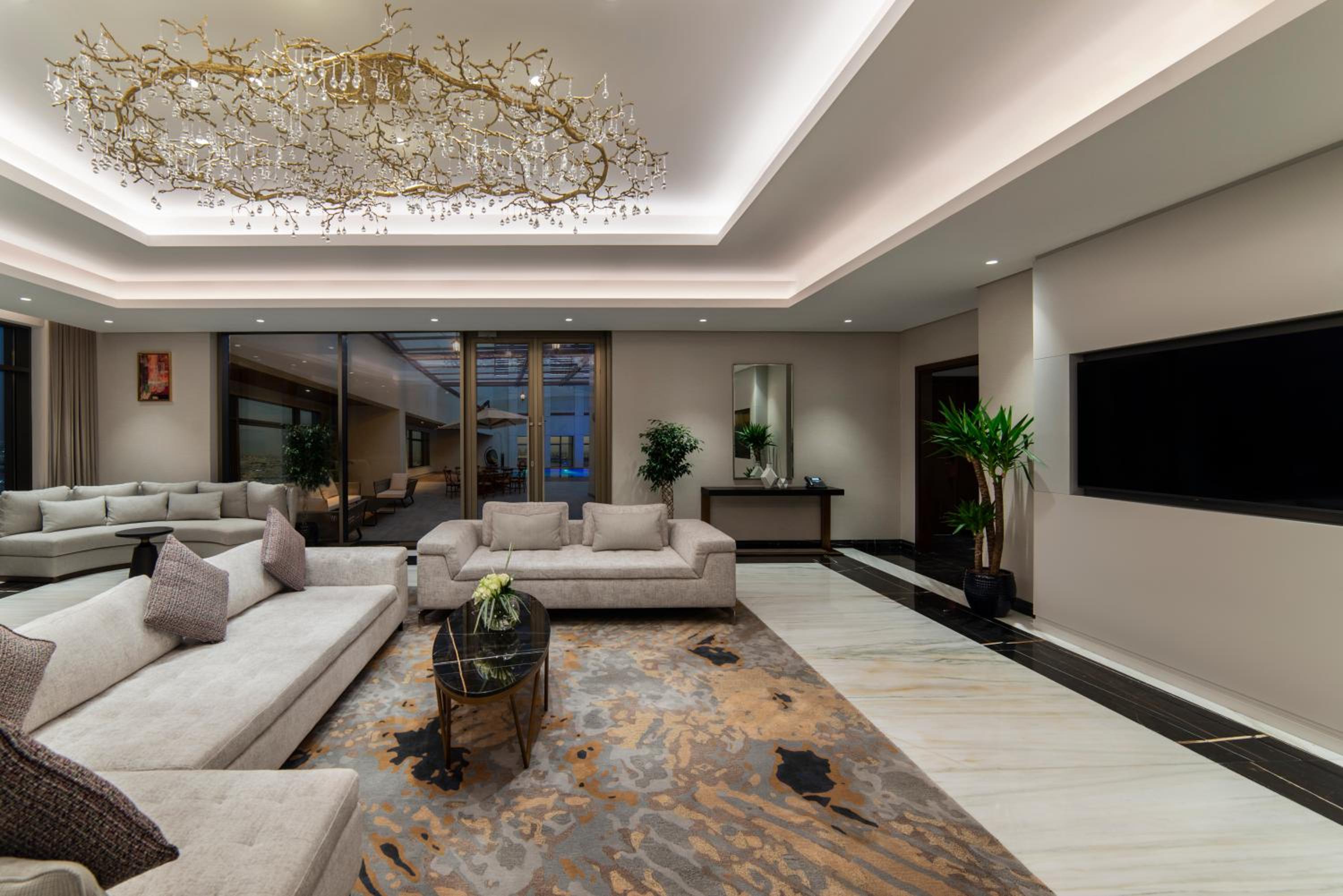 Royal Penthouse Suite - Photo 8