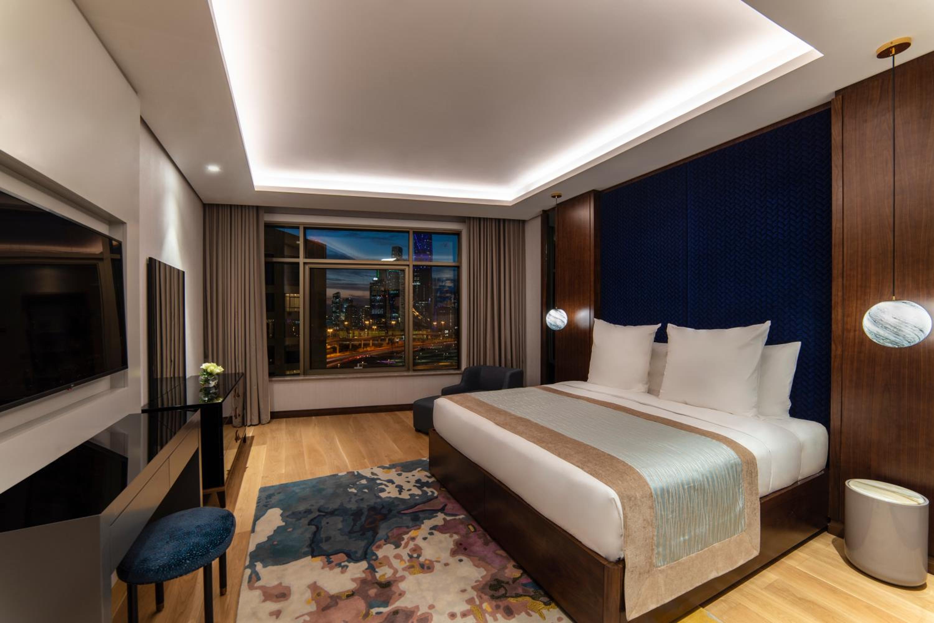 Royal Penthouse Suite - Photo 7