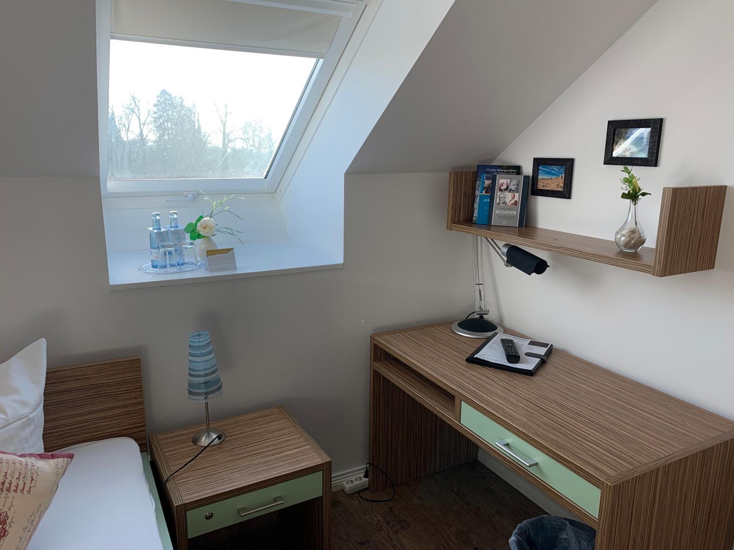 Double Or Twin Room With Shared Bathroom photo 3