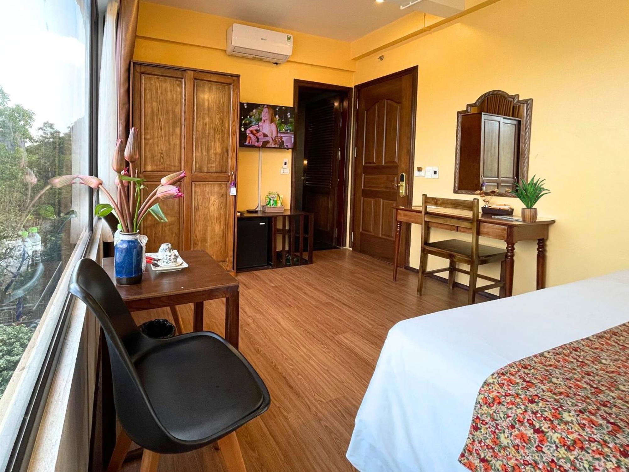 Double Room with Mountain View