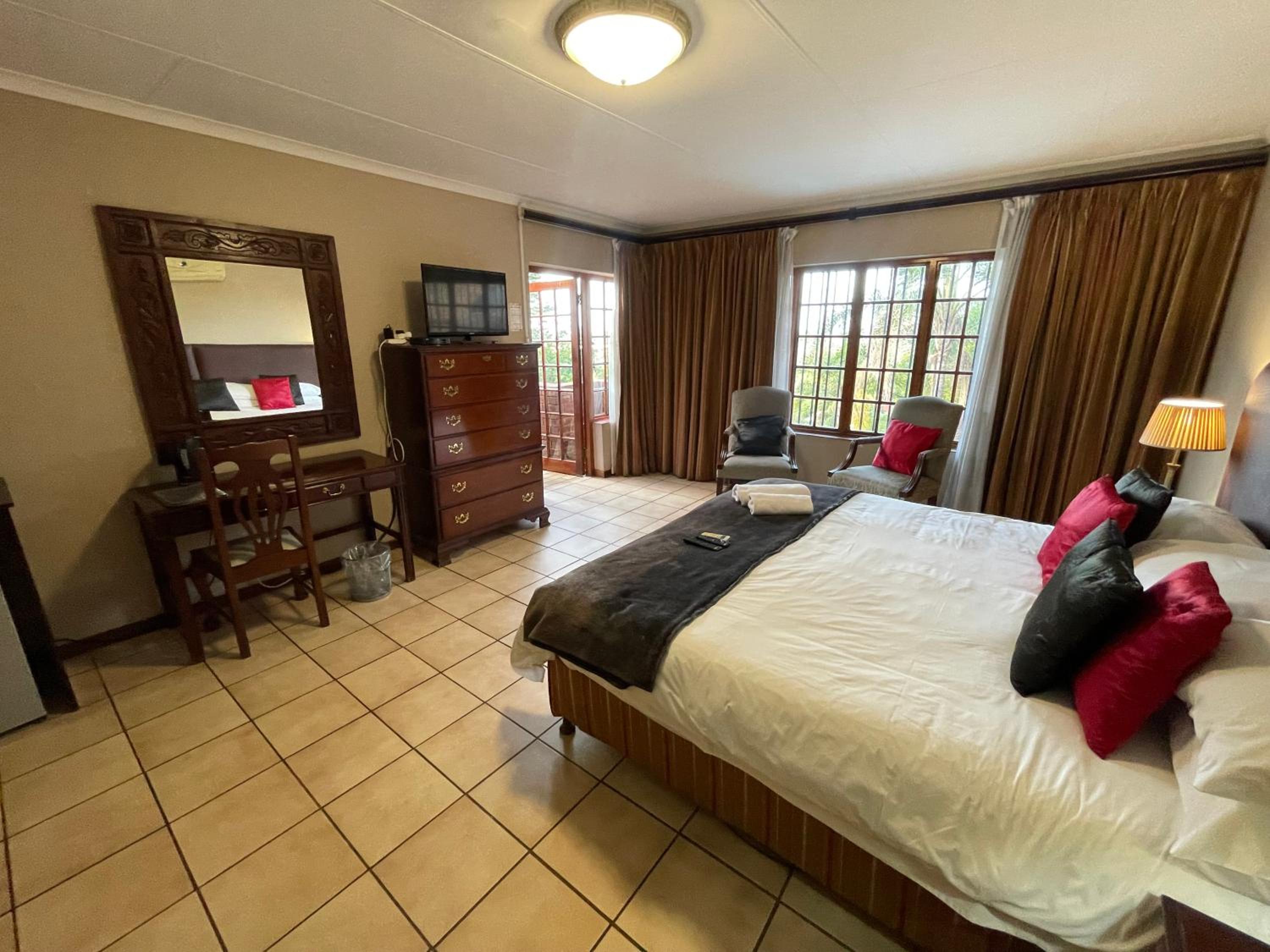 King Room with Mountain View photo 3