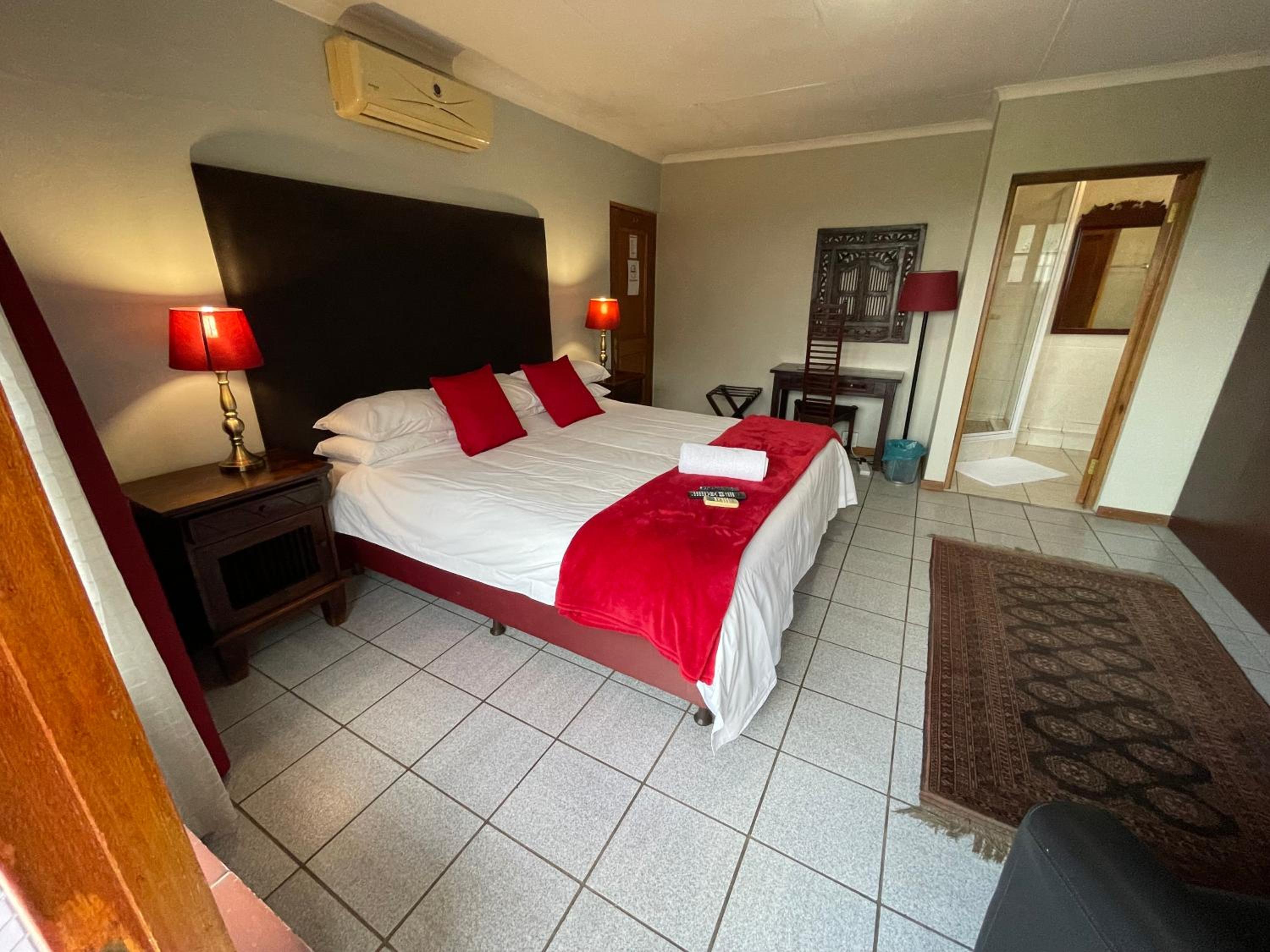 Deluxe Double Room with Shower photo 1