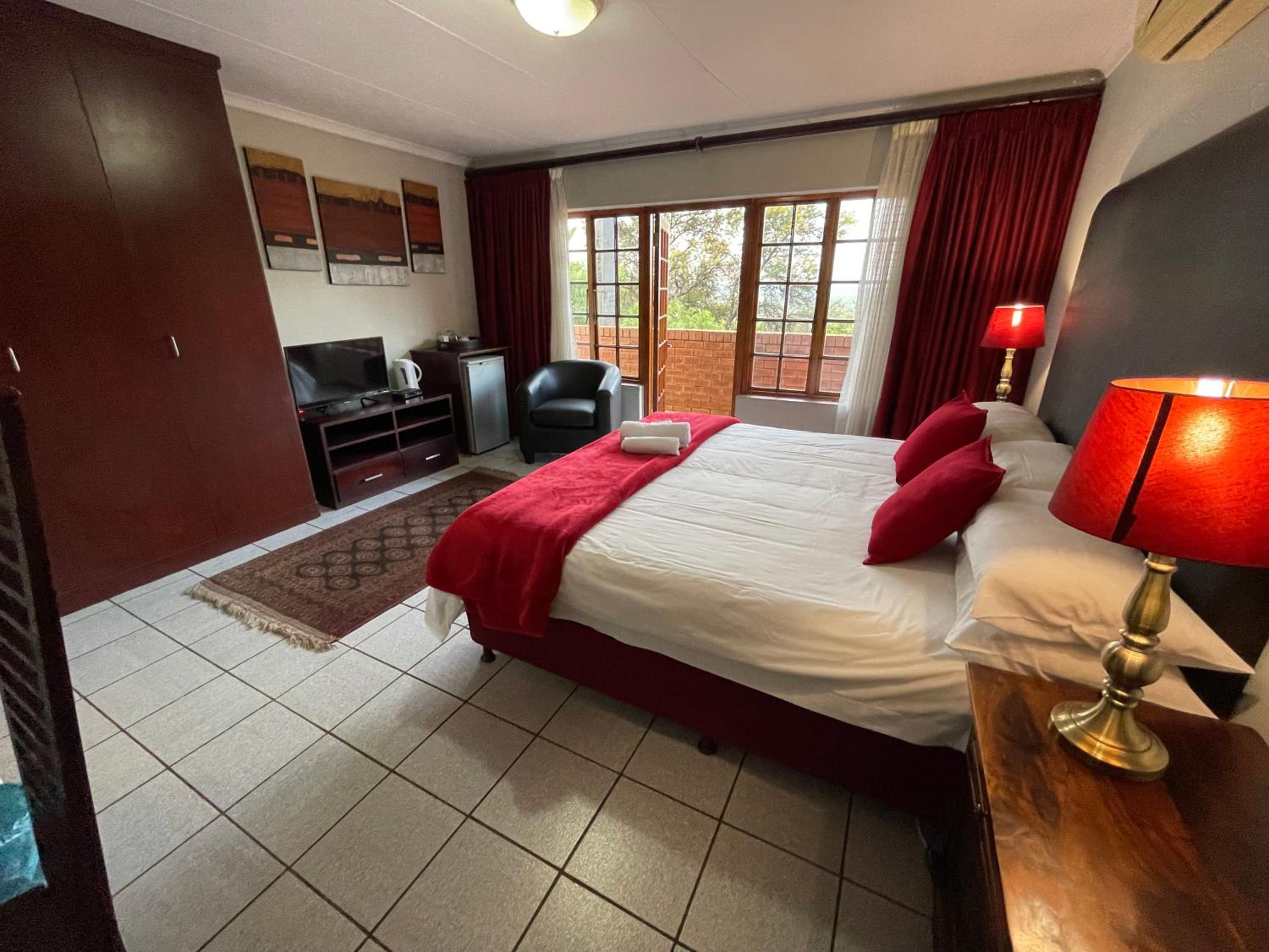 Deluxe Double Room with Shower photo 2