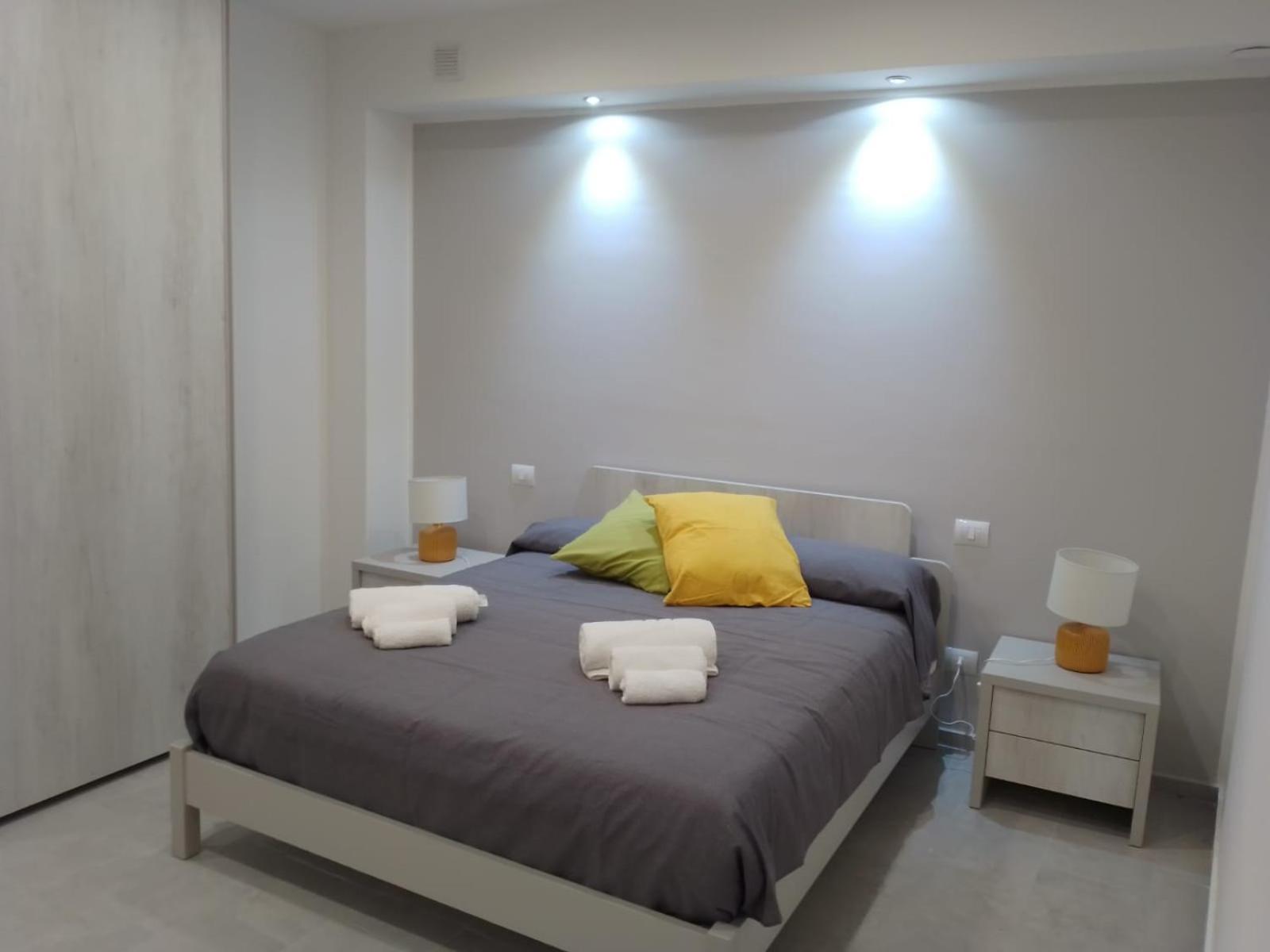 One-Bedroom Apartment photo 1