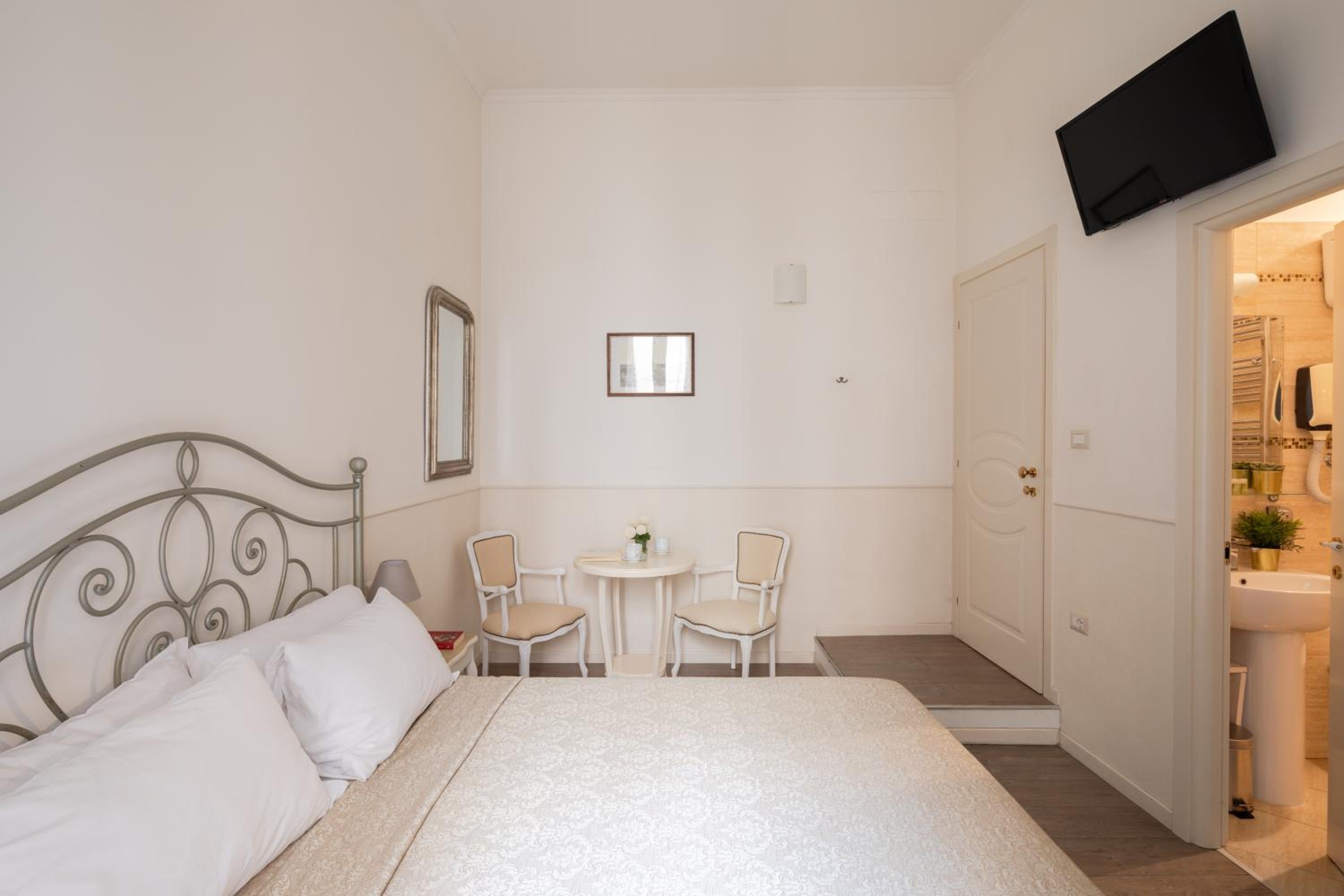 Double Room photo 2