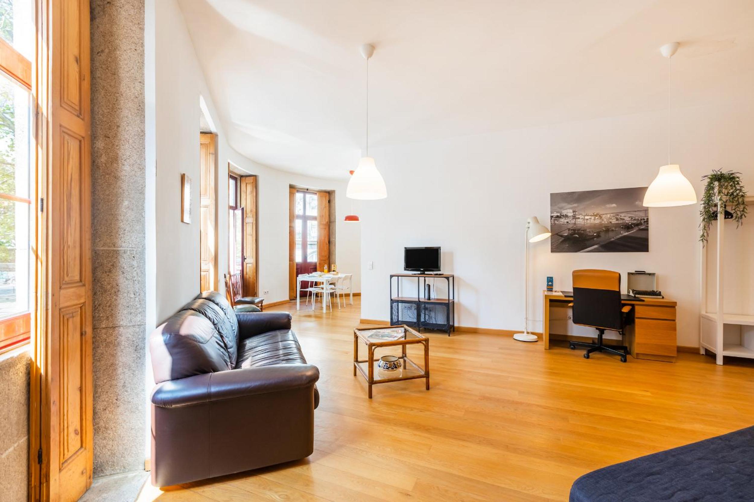 One-Bedroom Apartment with Balcony