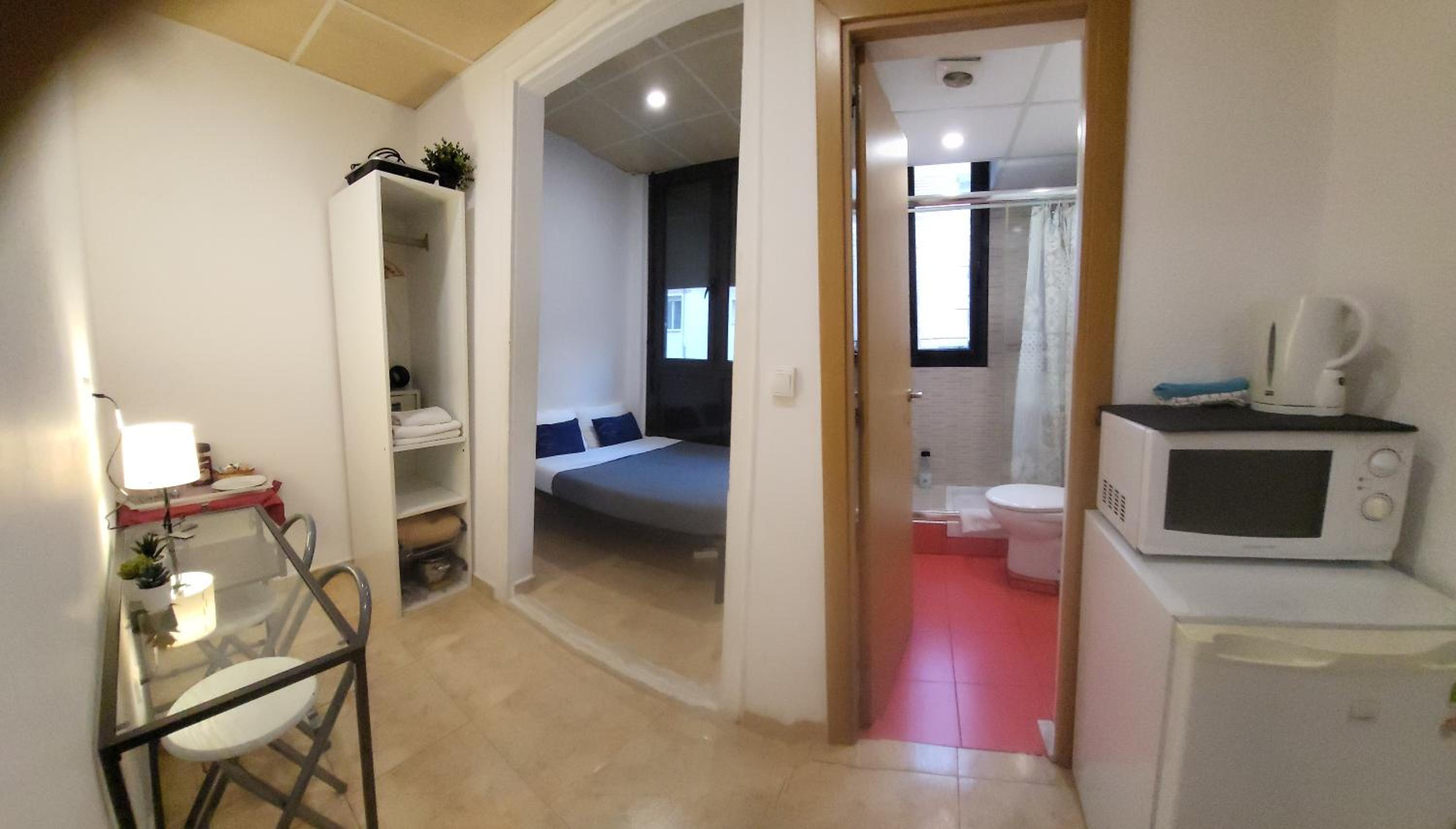 Small Double Room with Private Bathroom photo 2