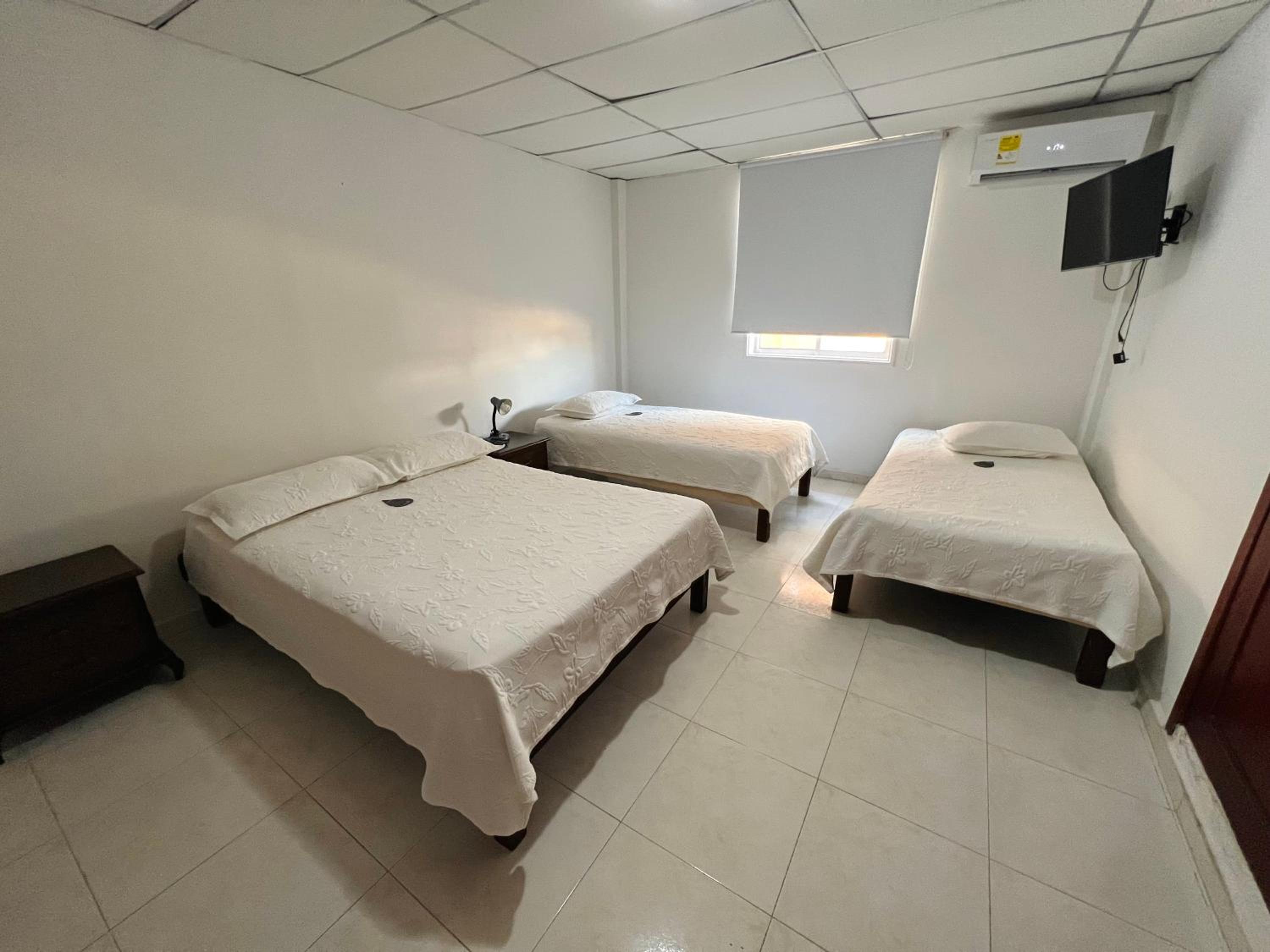 Standard Double or Twin Room - Photo 2
