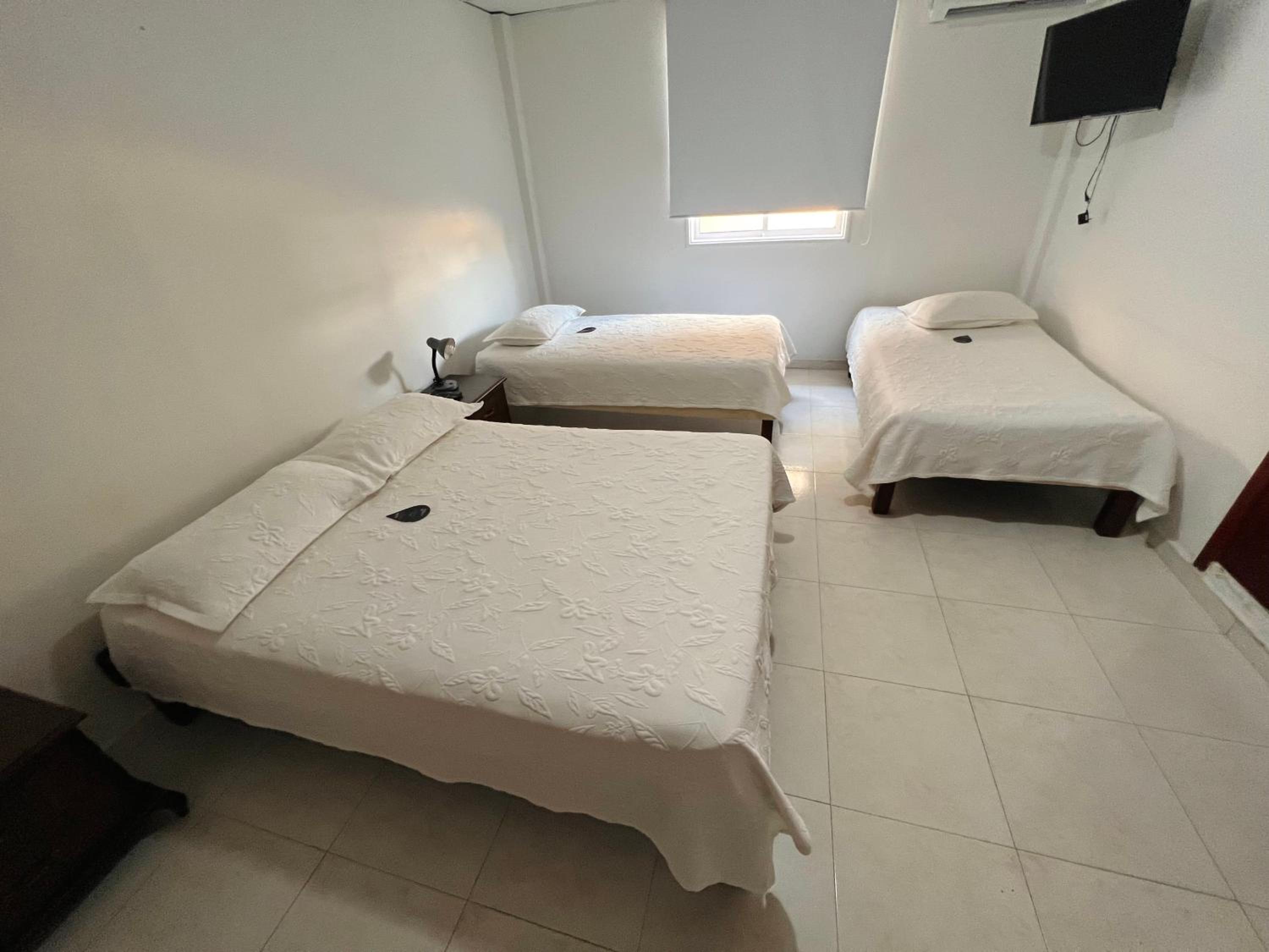 Standard Double or Twin Room - Photo 4