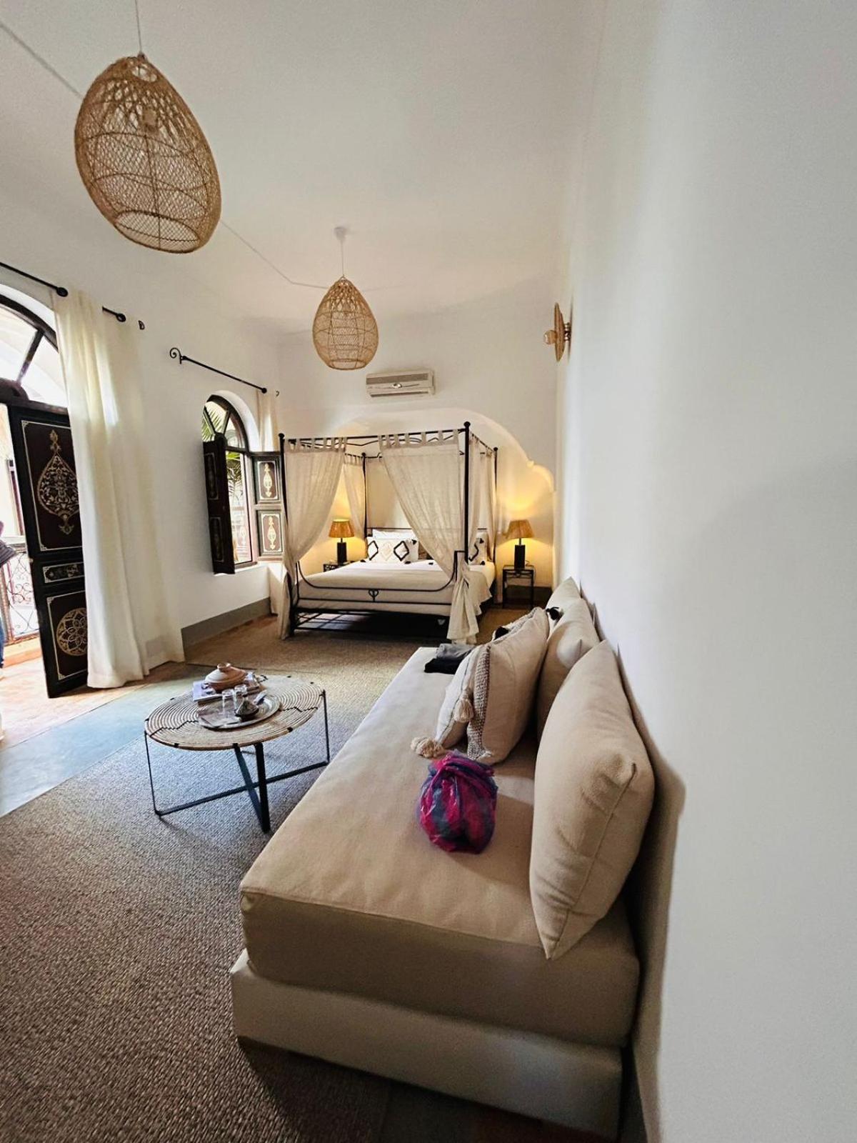 Suite - Photo 3