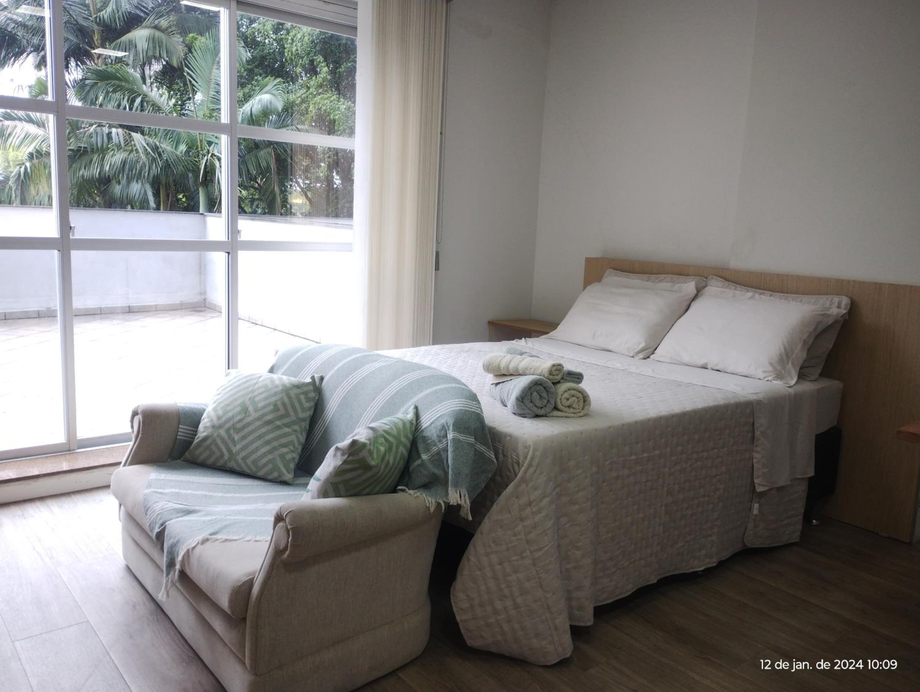 Studio Apartment photo 1