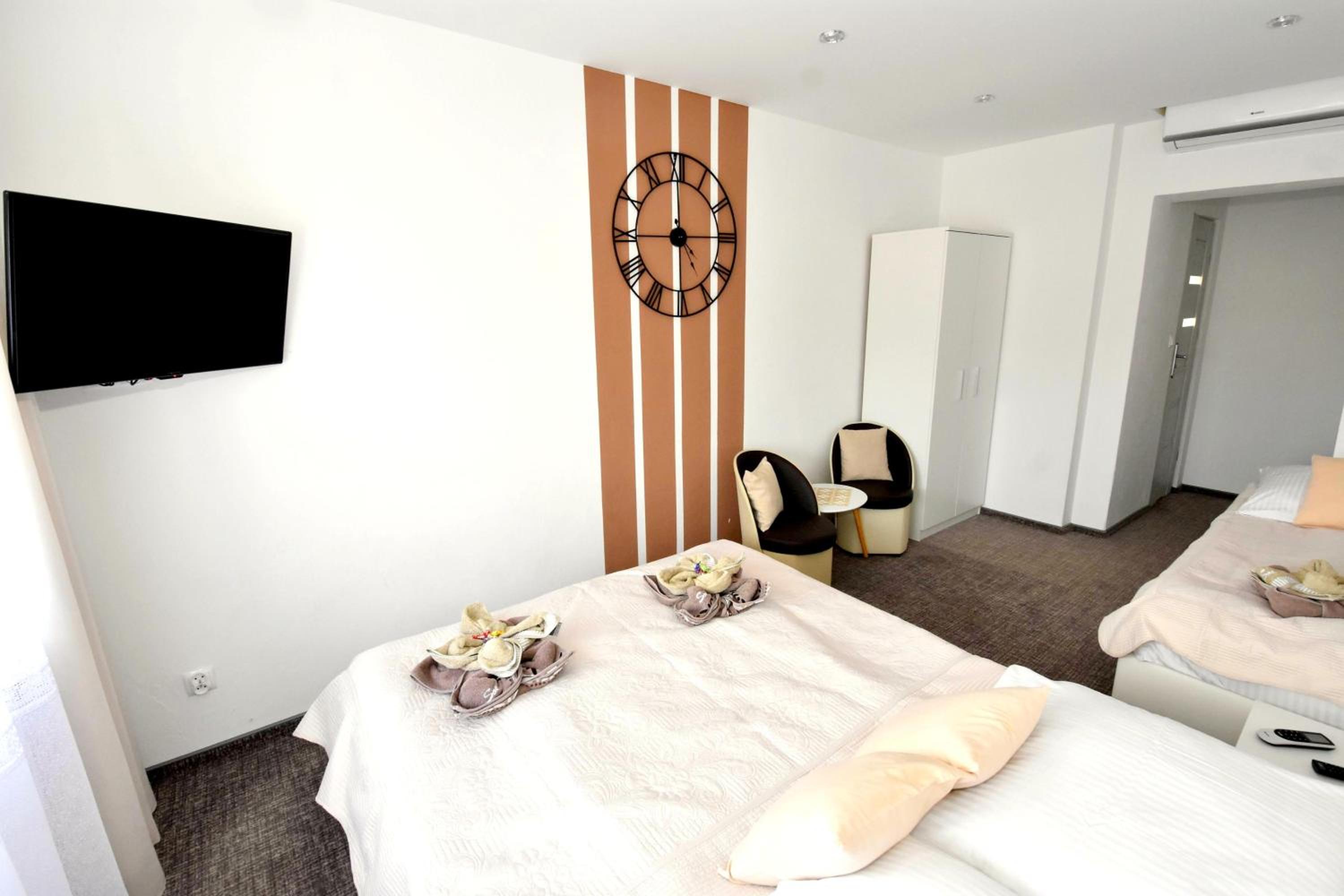 Classic Triple Room photo 3