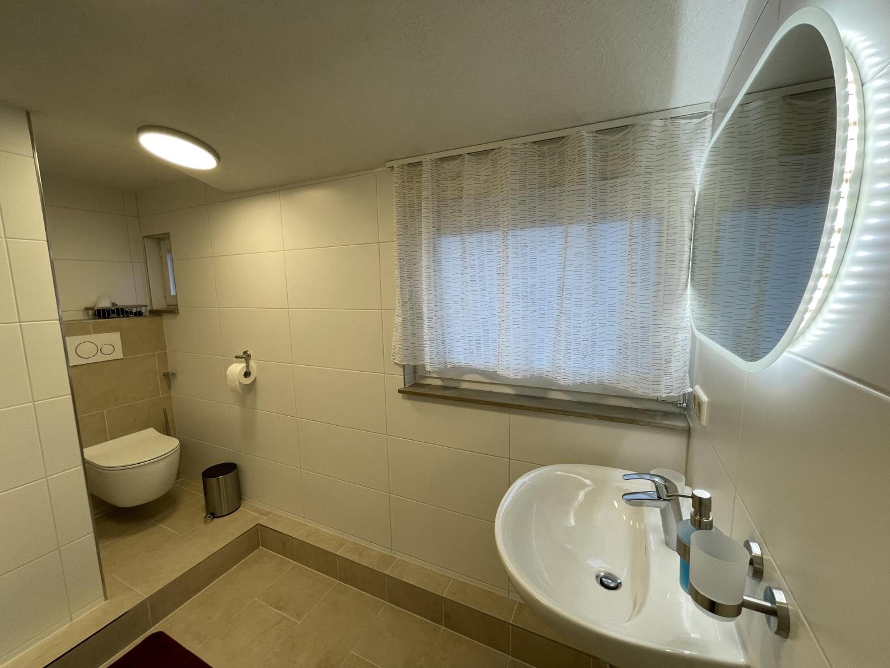 Two-Bedroom Deluxe Apartment photo 3