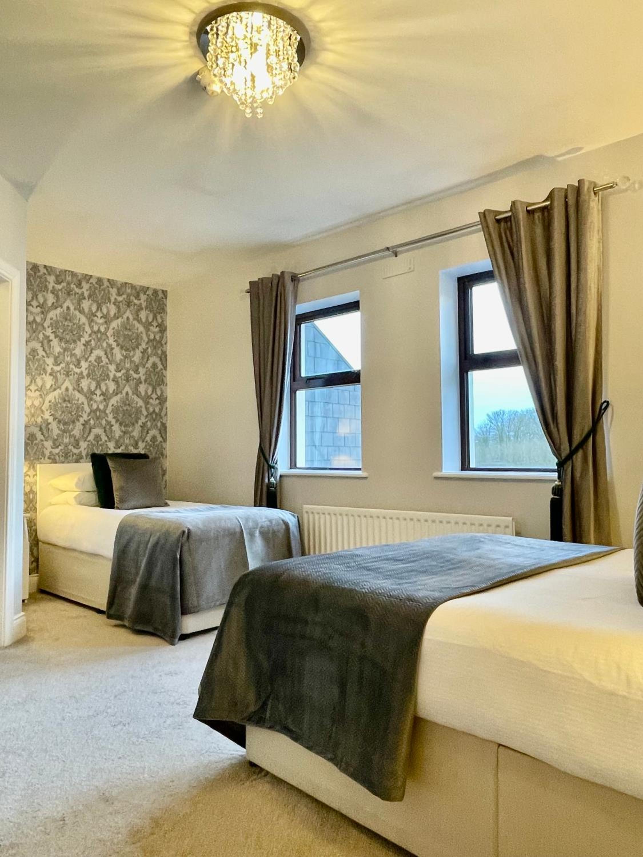  Triple Room with 1 Double bed and 1 Single Bed - Photo 8