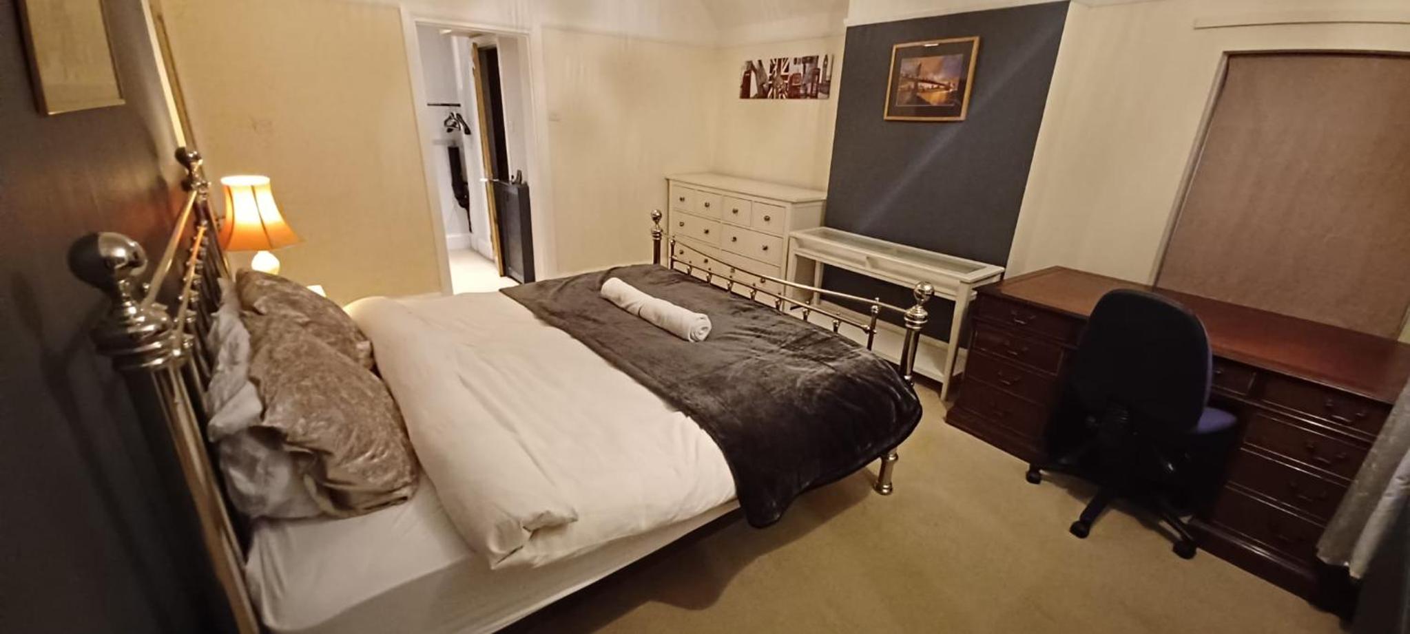 Deluxe King Room photo 3