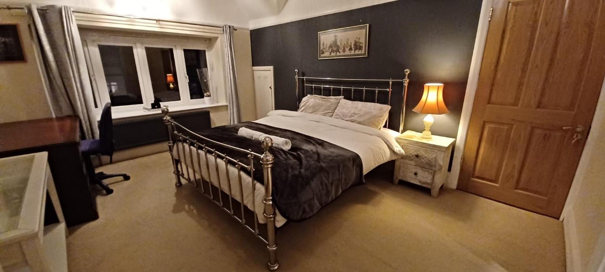 Deluxe King Room photo 1