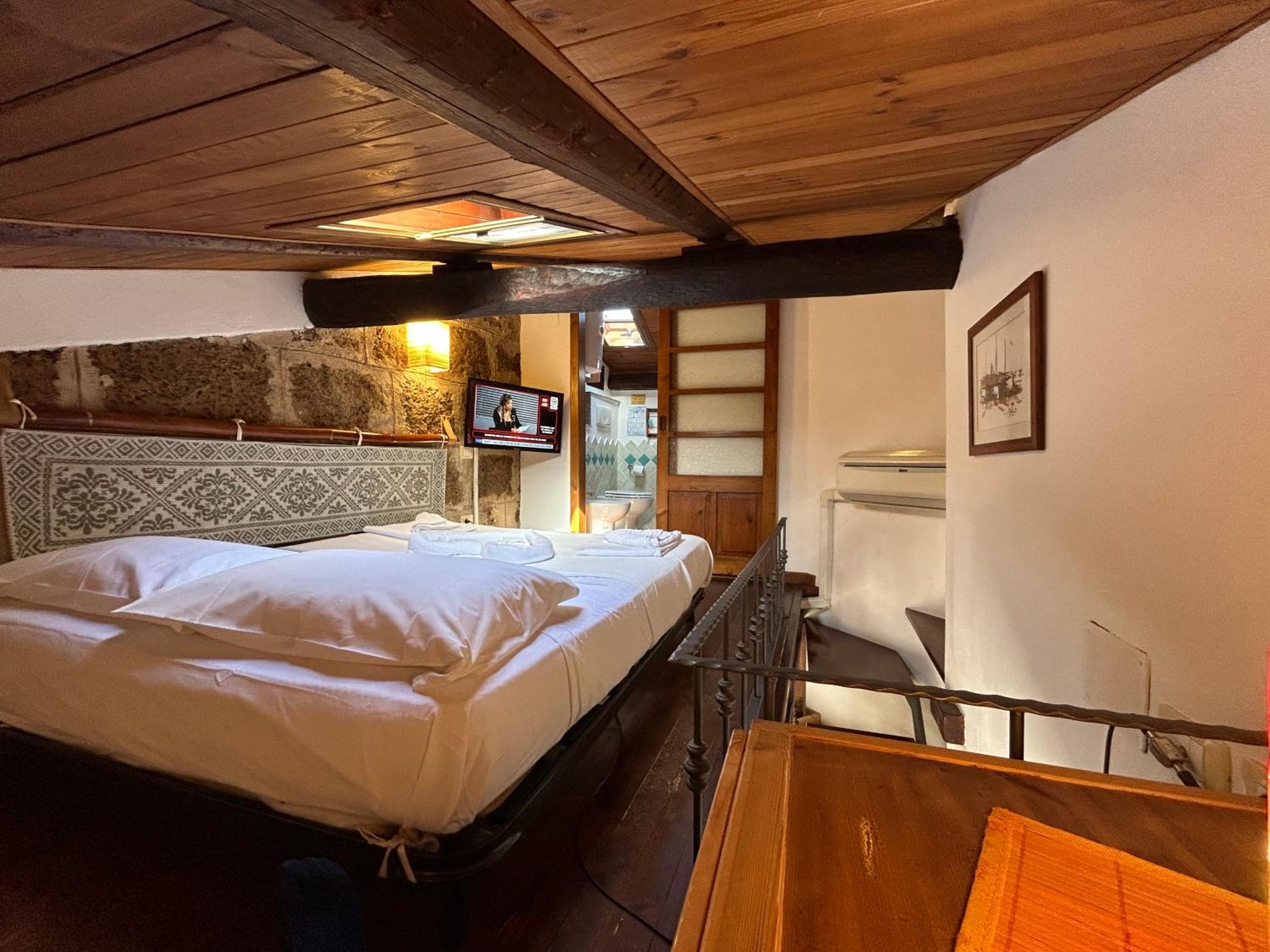 Double Room - Photo 37