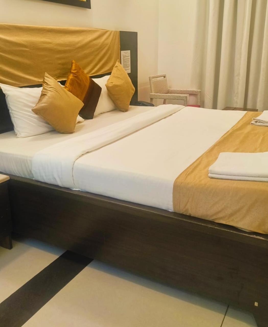 Deluxe King Room