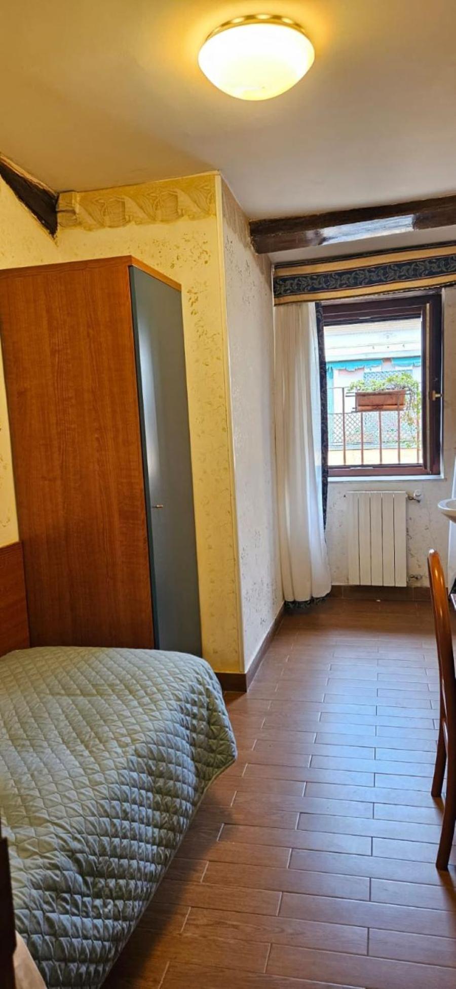 Economy Single Room with Private Bathroom and Shared shower photo 1