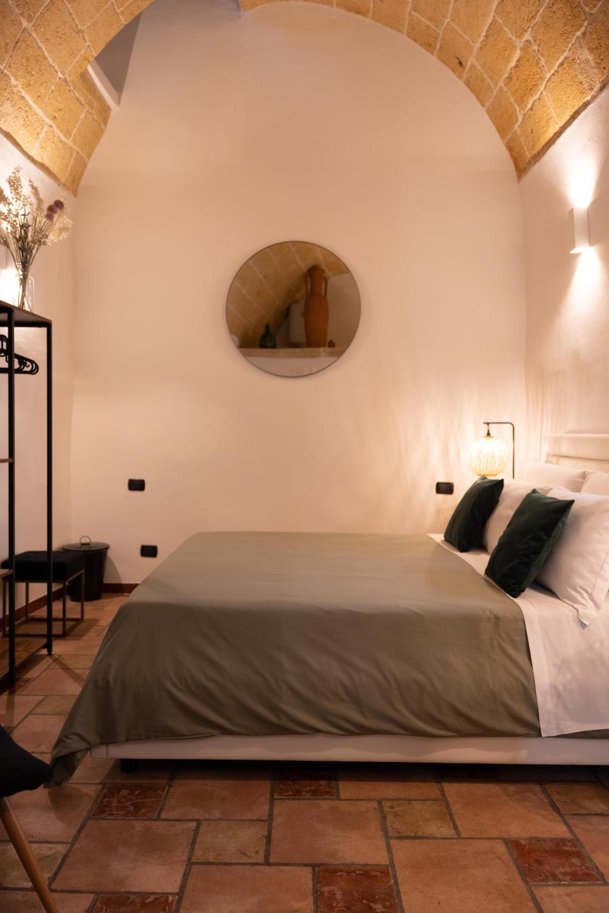 Double Room - Photo 8