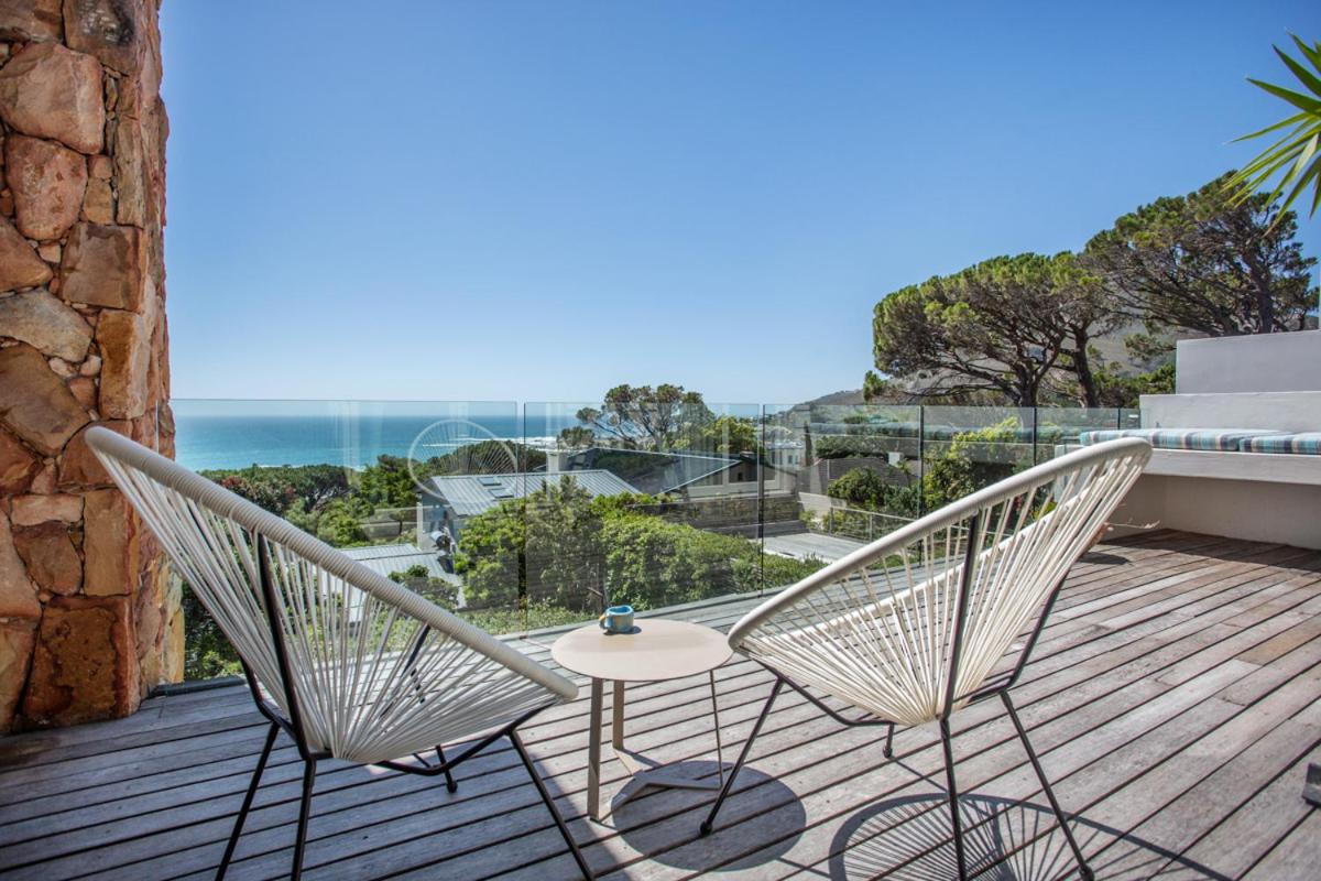 Deluxe Double Room with Balcony and Sea View photo 3