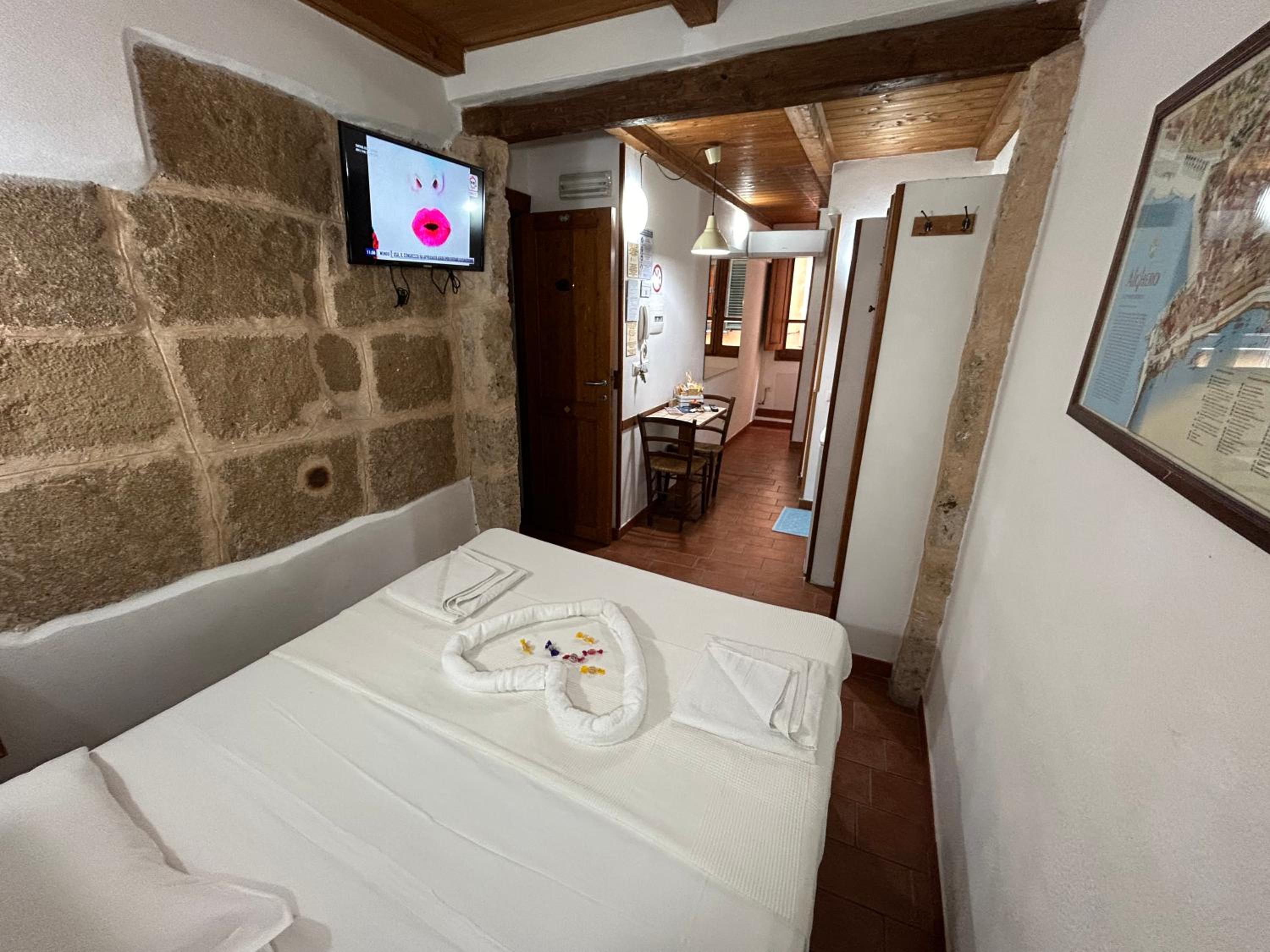 Double Room - Photo 29
