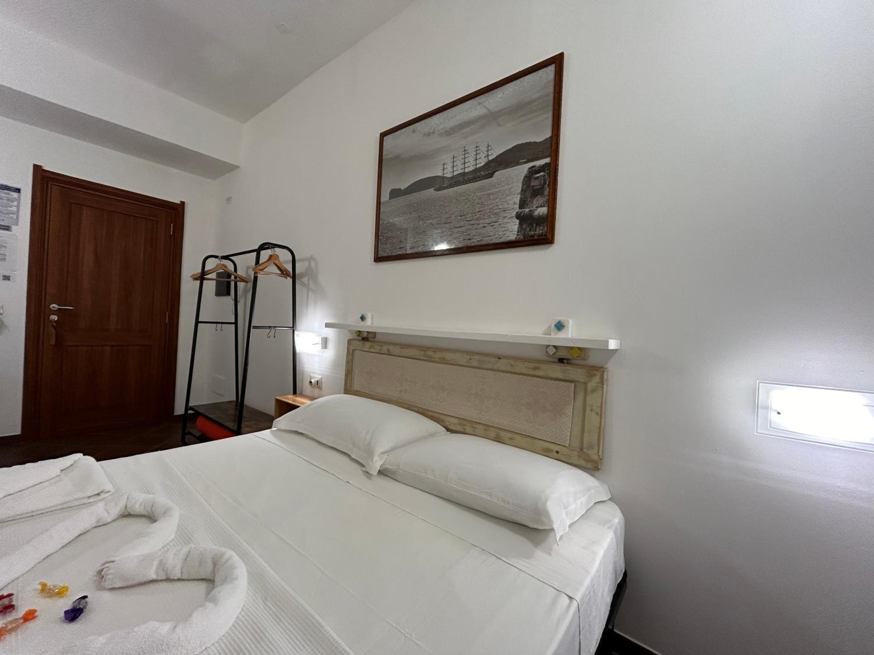 Double Room - Photo 28