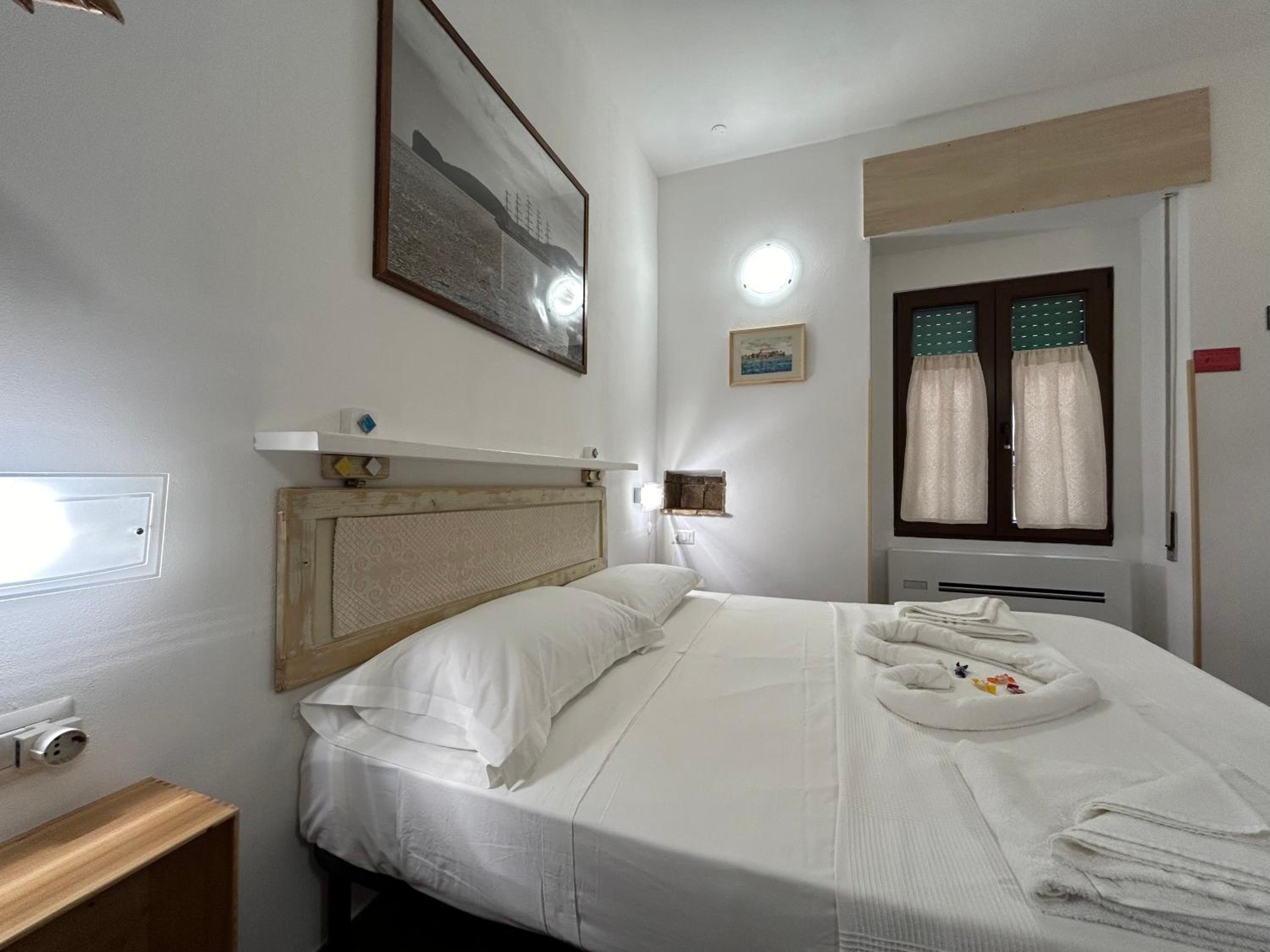 Double Room - Photo 27