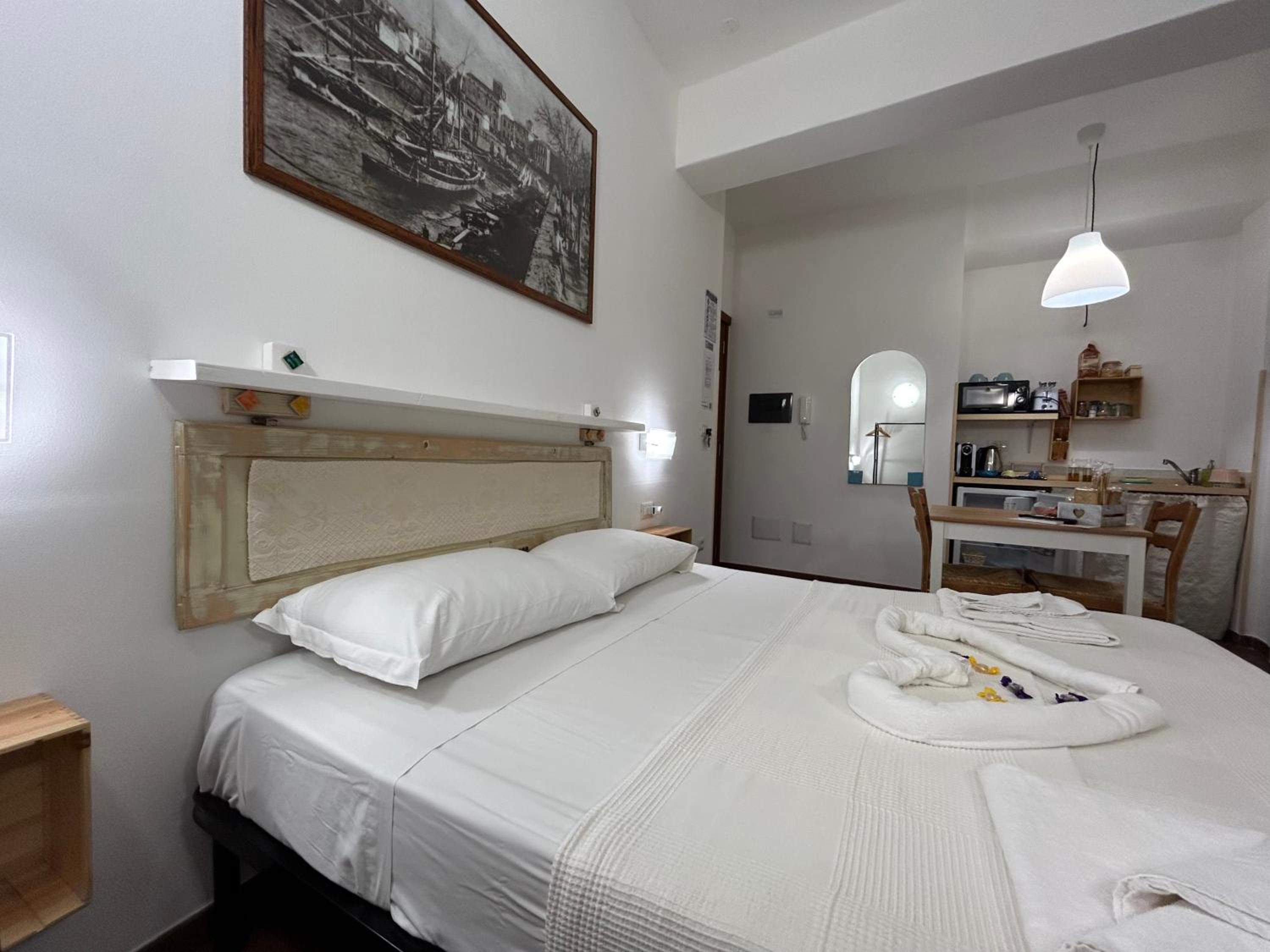Double Room - Photo 26