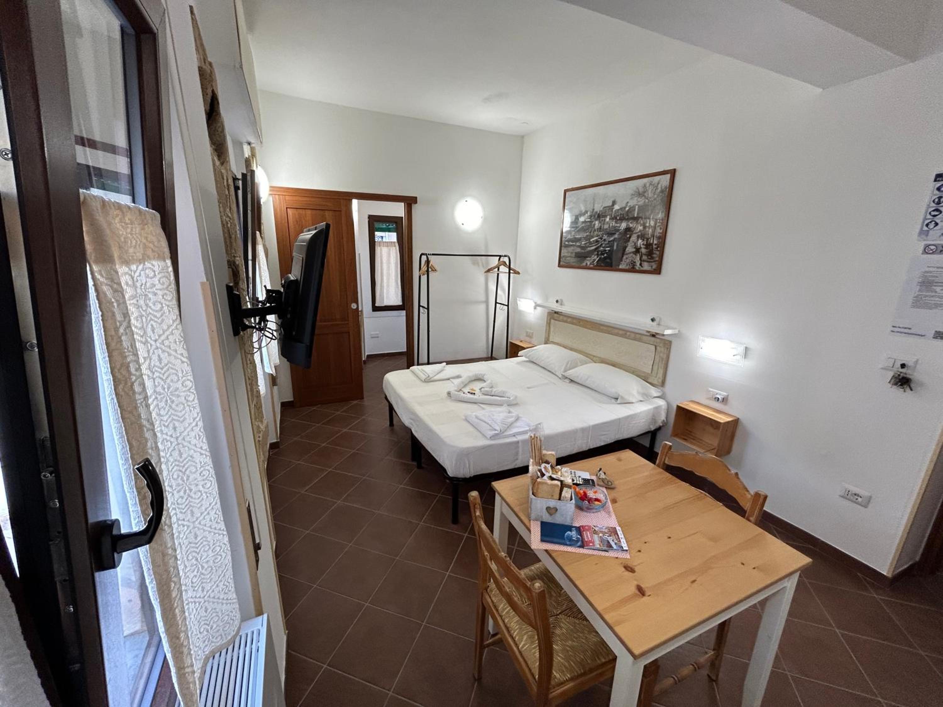 Double Room - Photo 23