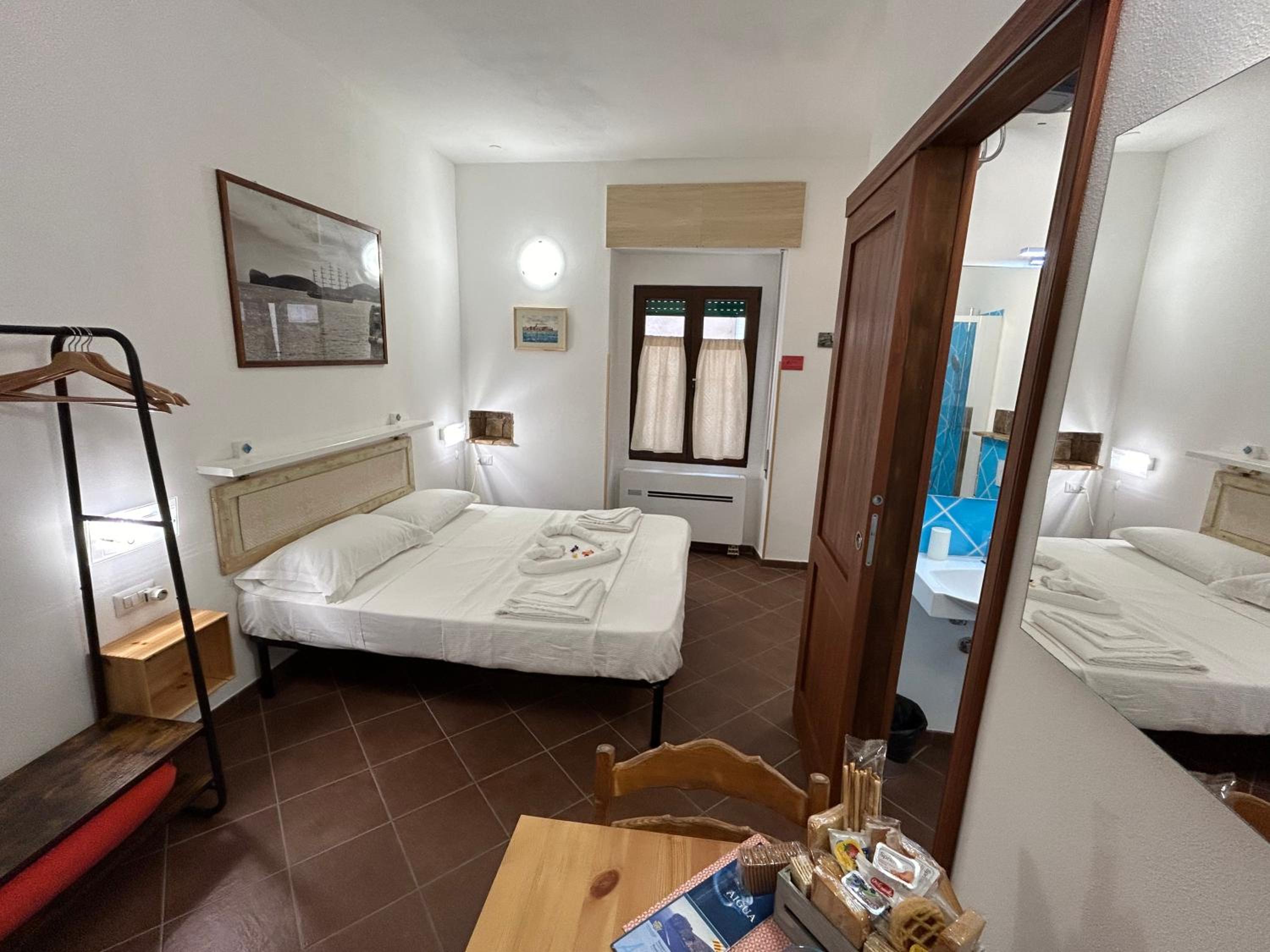 Double Room - Photo 42