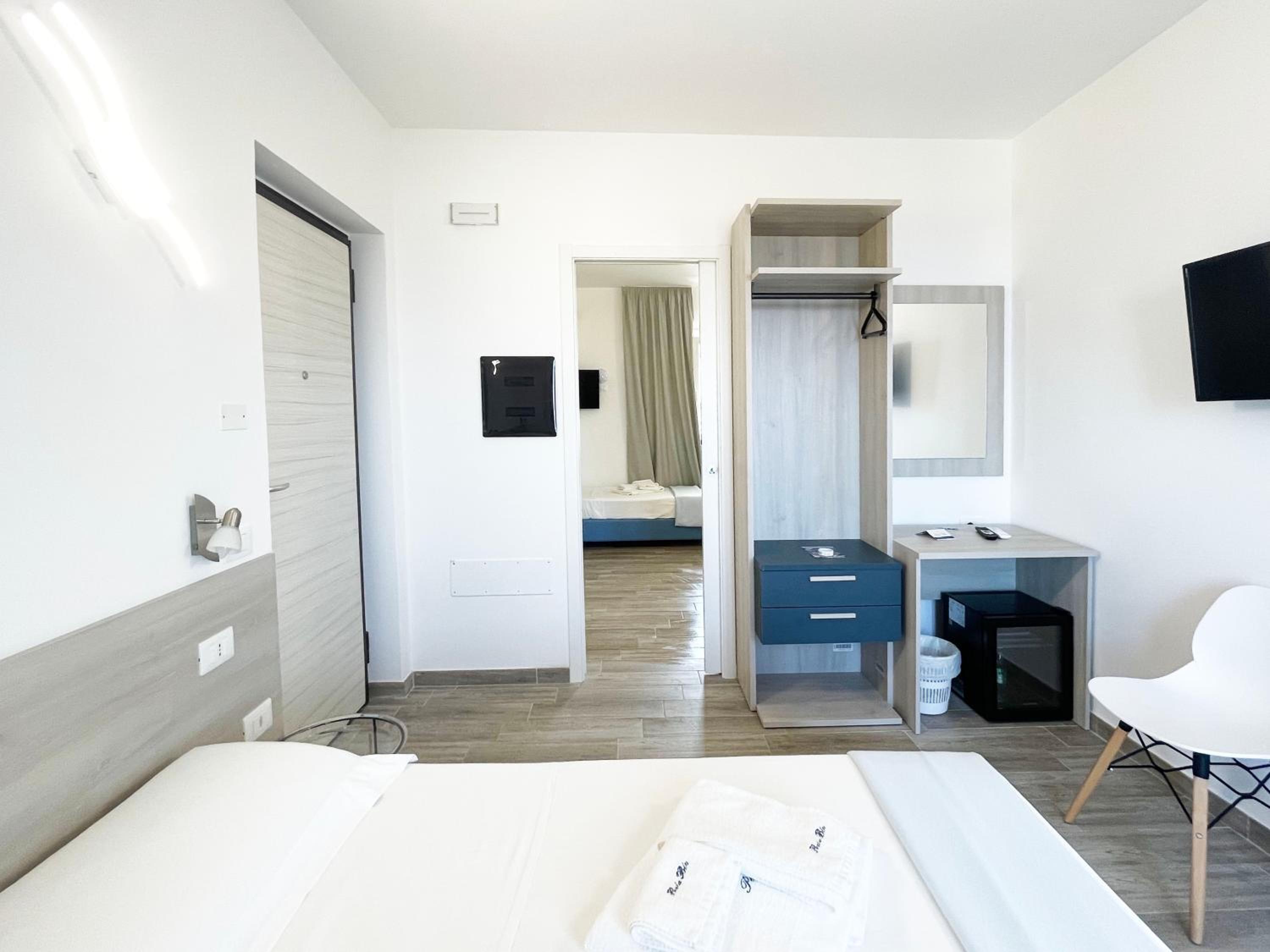 Superior Quadruple Room - Photo 5